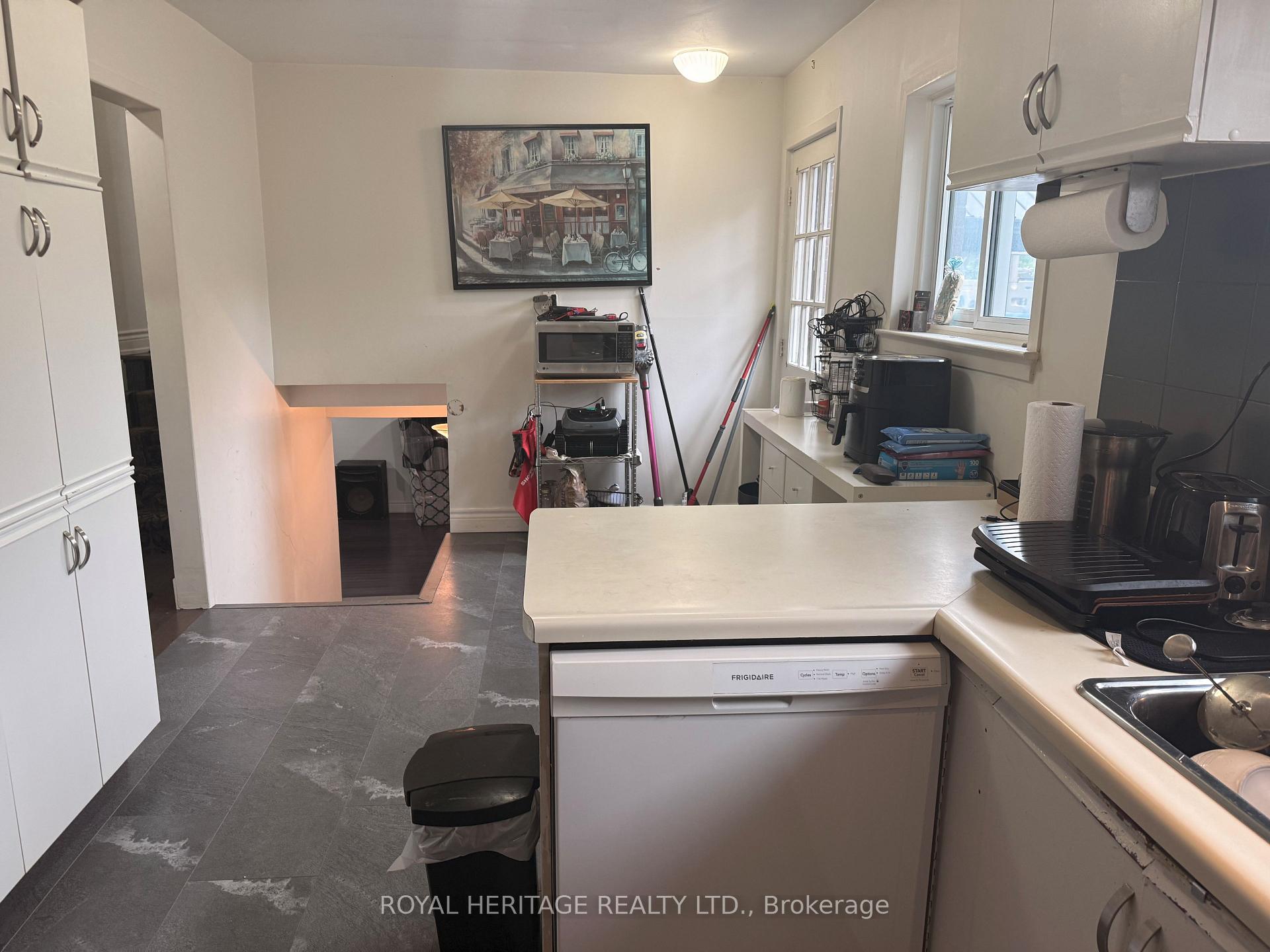 Photo 2 of 1402 Fordon Avenue, Pickering, Bay Ridges — HOMEH