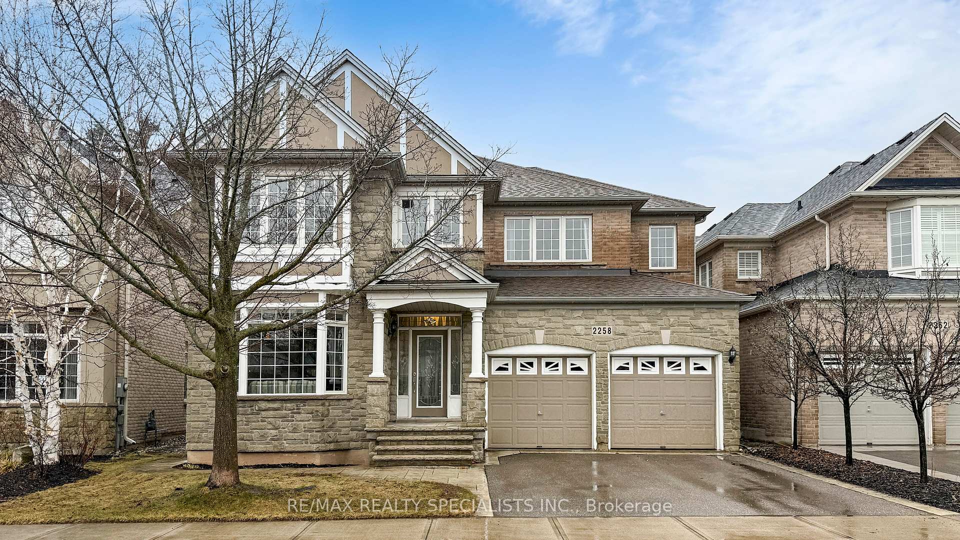 Photo 1 of 2258 Rochester Circle, Oakville, Bronte Creek — HOMEH
