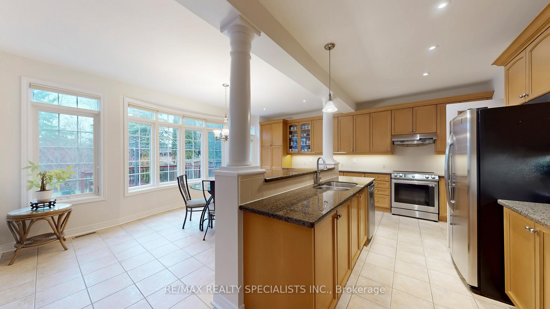 Photo 6 of 2258 Rochester Circle, Oakville, Bronte Creek — HOMEH