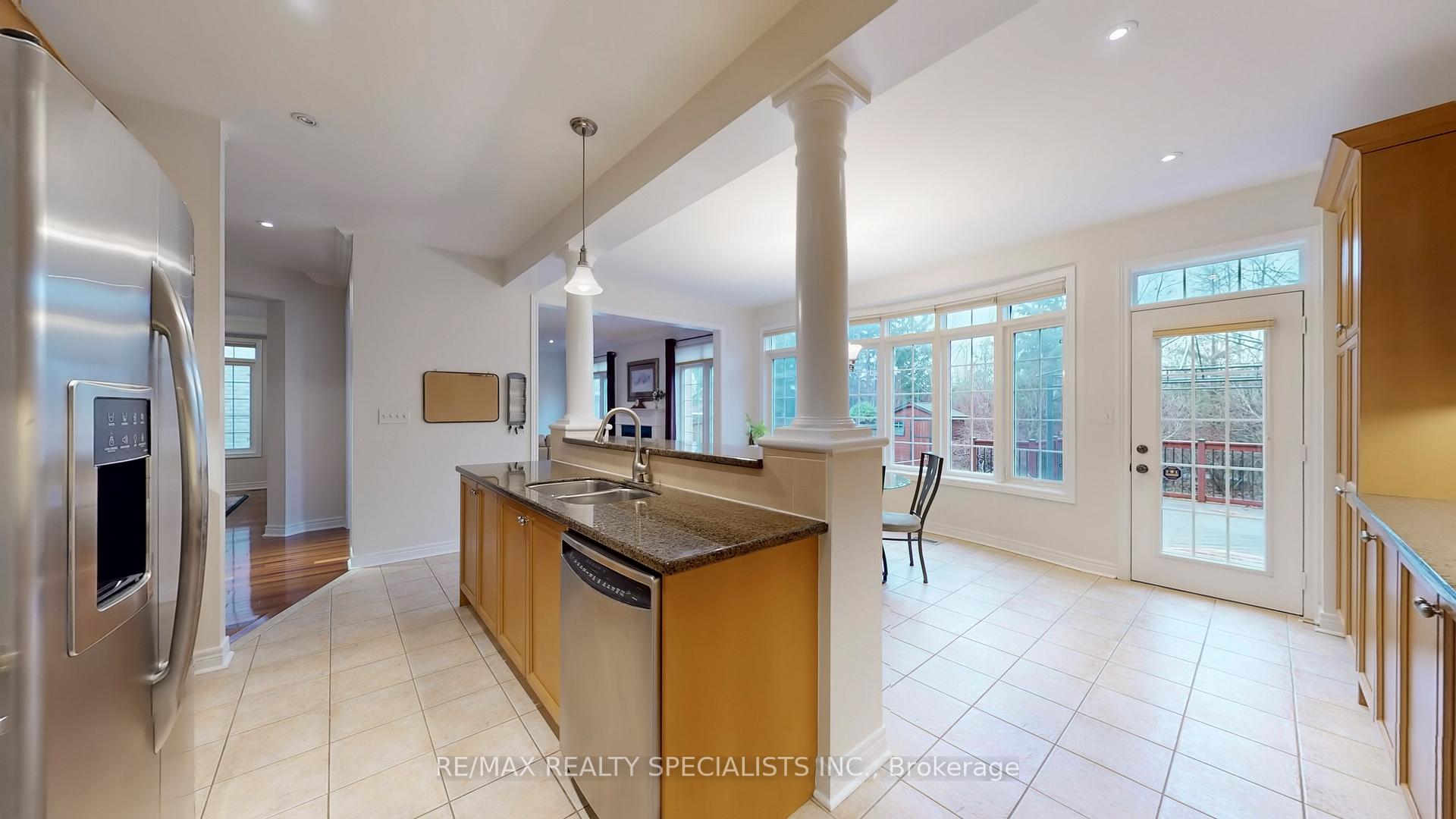 Photo 7 of 2258 Rochester Circle, Oakville, Bronte Creek — HOMEH