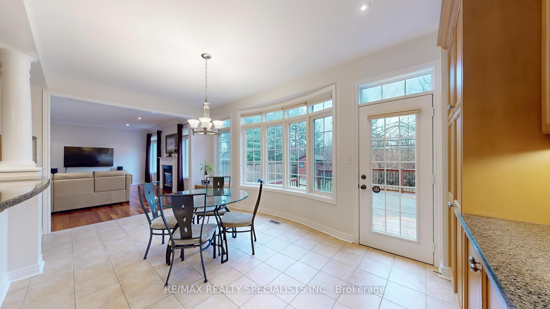 Photo 11 of 2258 Rochester Circle, Oakville, Bronte Creek — HOMEH