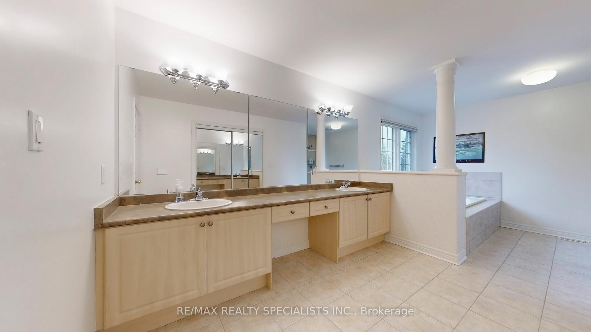 Photo 23 of 2258 Rochester Circle, Oakville, Bronte Creek — HOMEH
