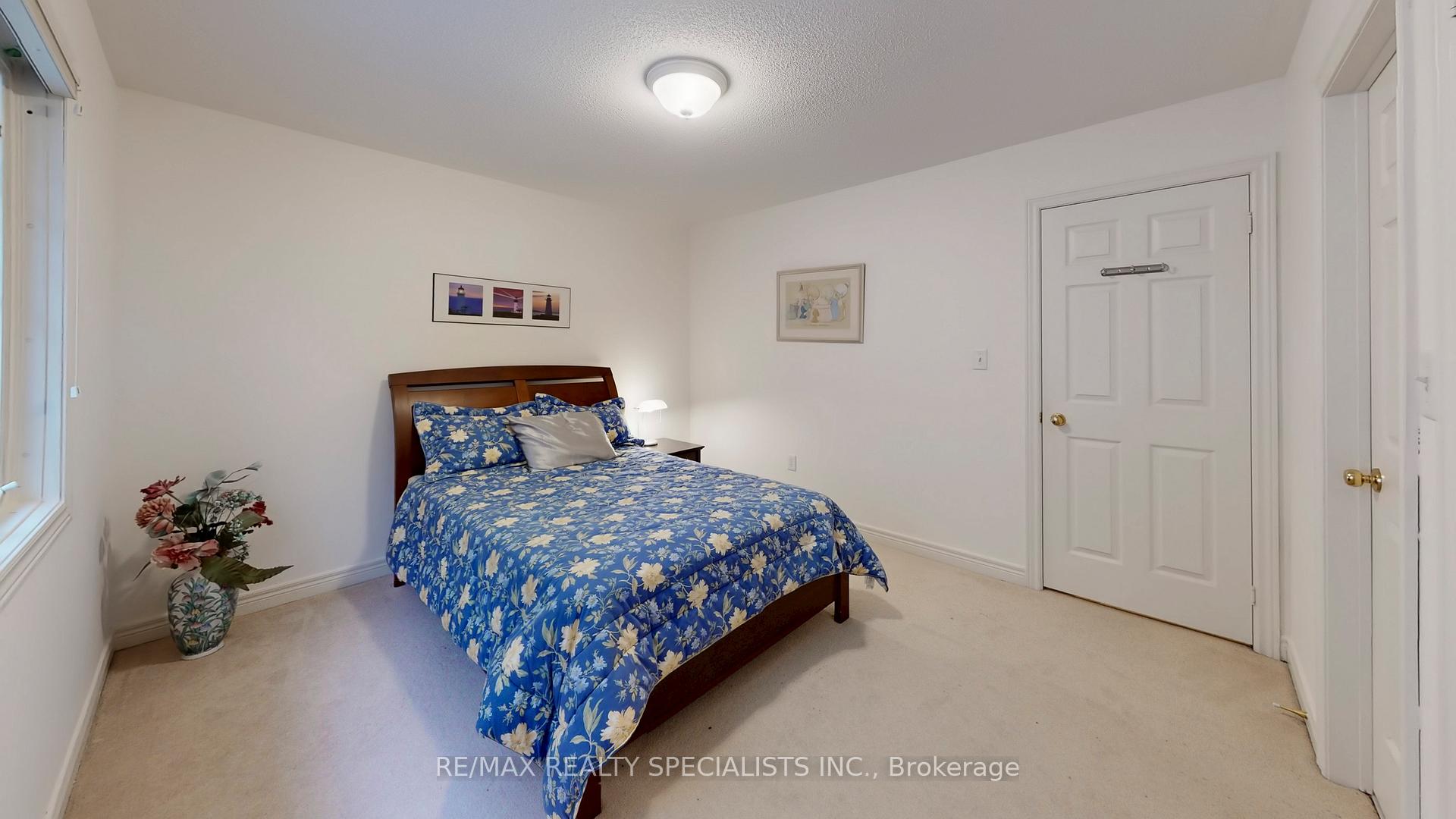 Photo 26 of 2258 Rochester Circle, Oakville, Bronte Creek — HOMEH