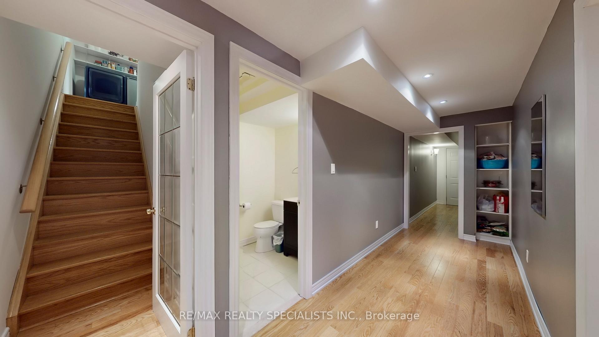Photo 33 of 2258 Rochester Circle, Oakville, Bronte Creek — HOMEH