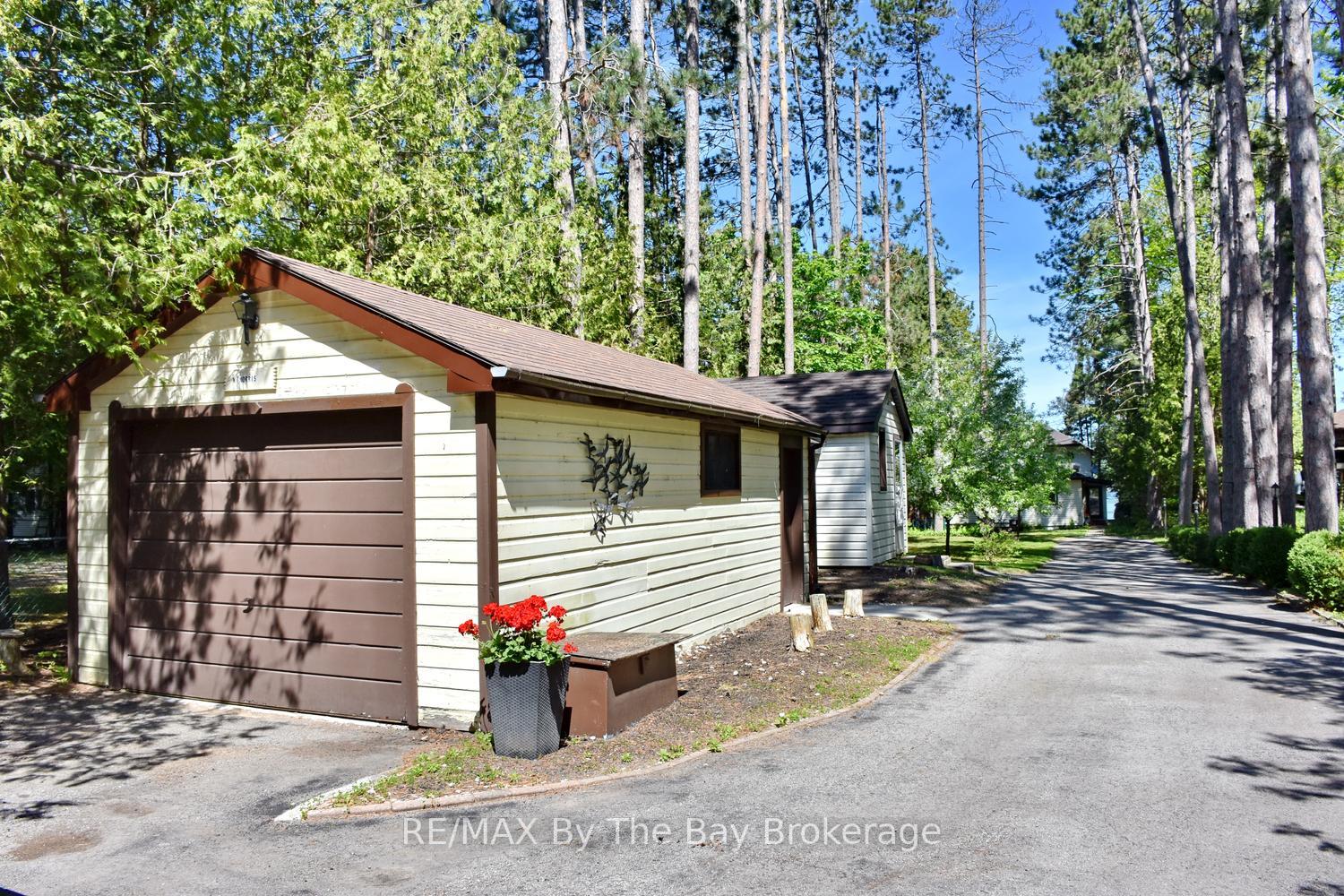 Photo 9 of 2284 South Orr Lake Road, Springwater, Rural Springwater — HOMEH