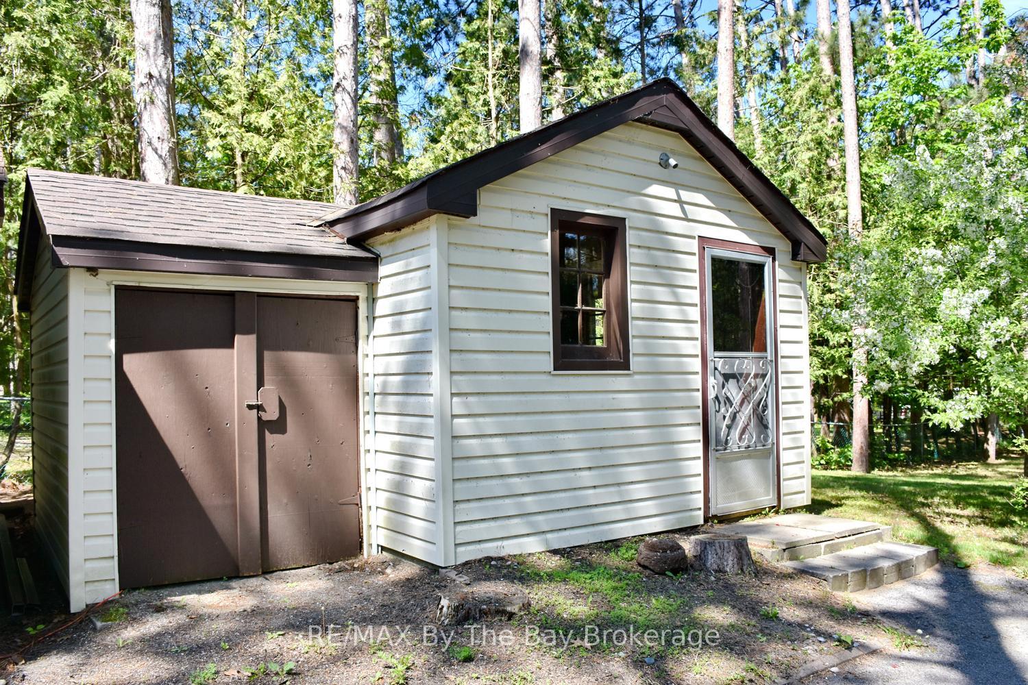 Photo 10 of 2284 South Orr Lake Road, Springwater, Rural Springwater — HOMEH