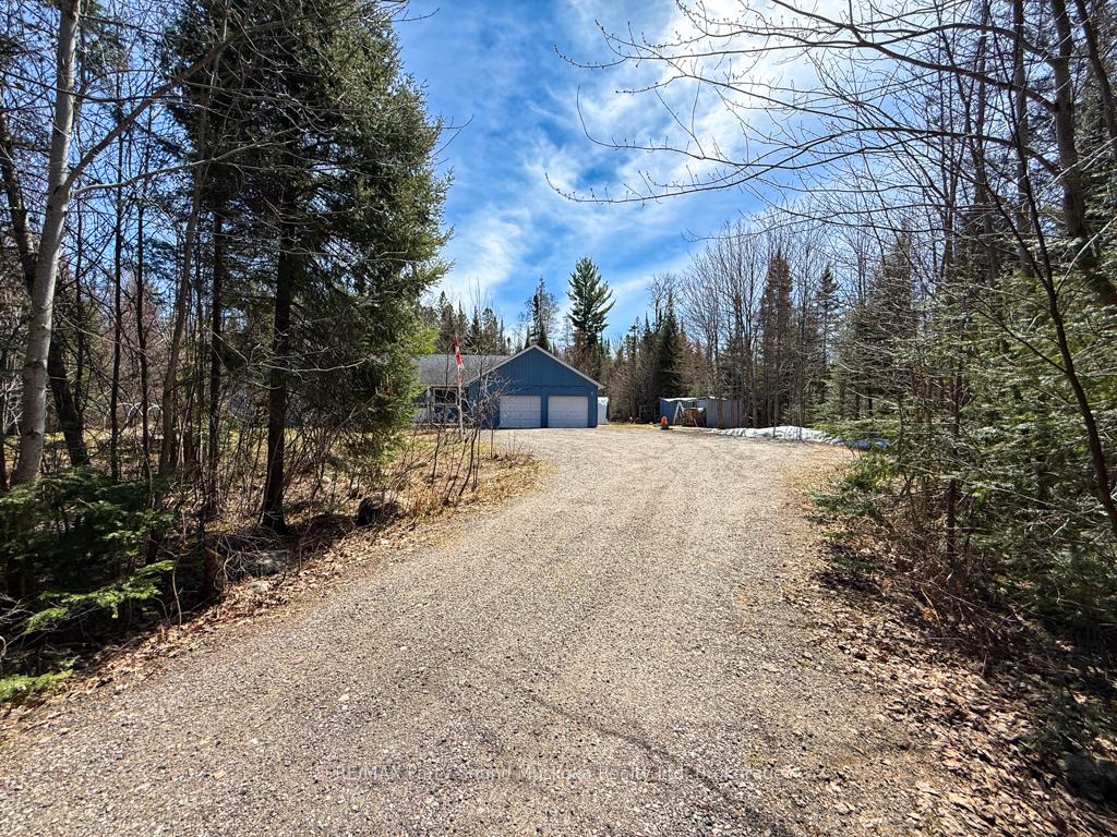 Front of 1819 Machar Strong Boundary Road W