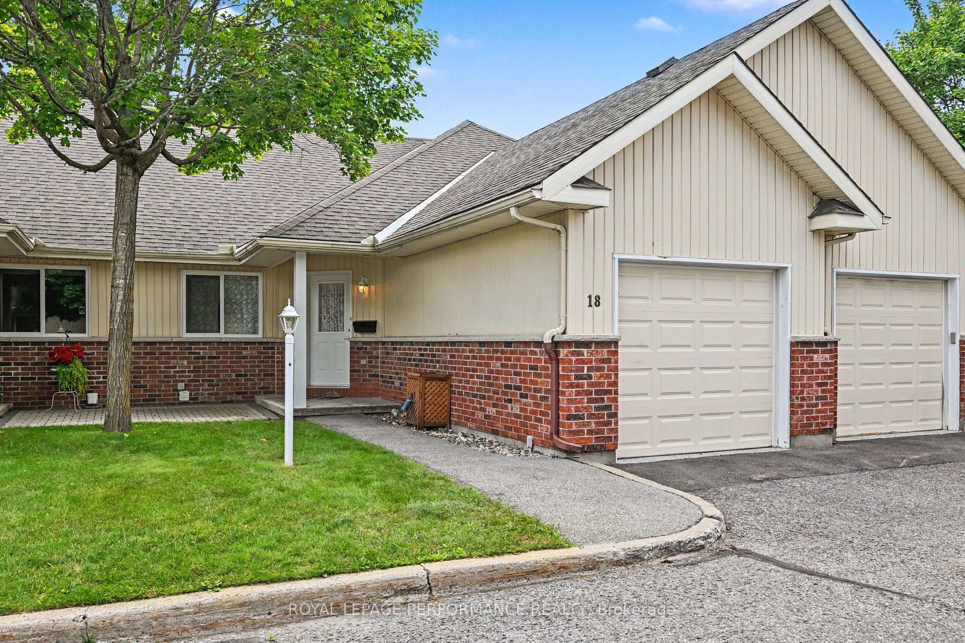 Photo 1 of 18 Daphne Crescent, Ottawa, Stittsville (South) — HOMEH