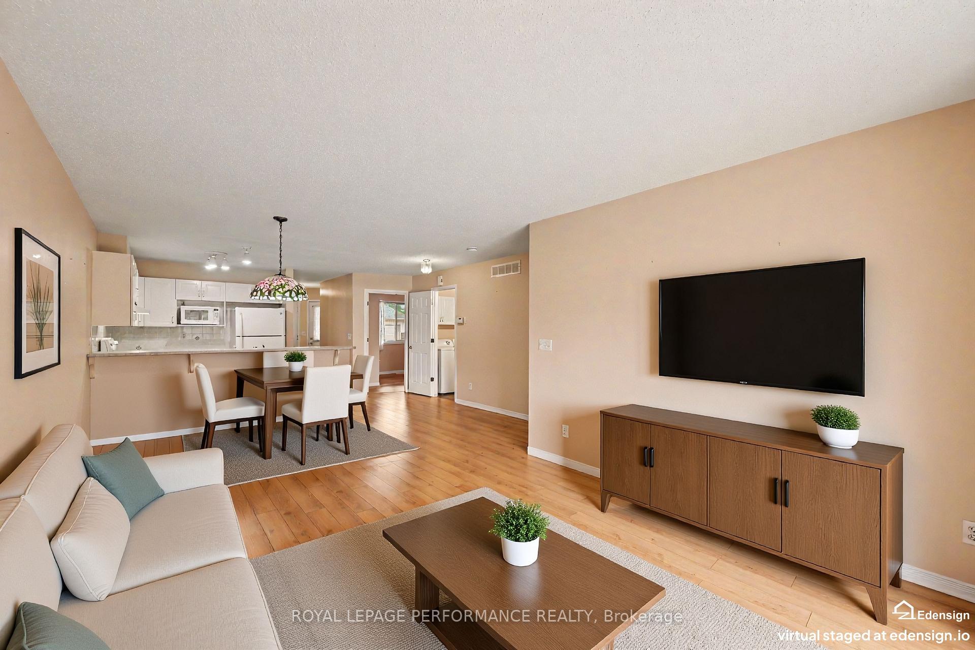 Photo 4 of 18 Daphne Crescent, Ottawa, Stittsville (South) — HOMEH