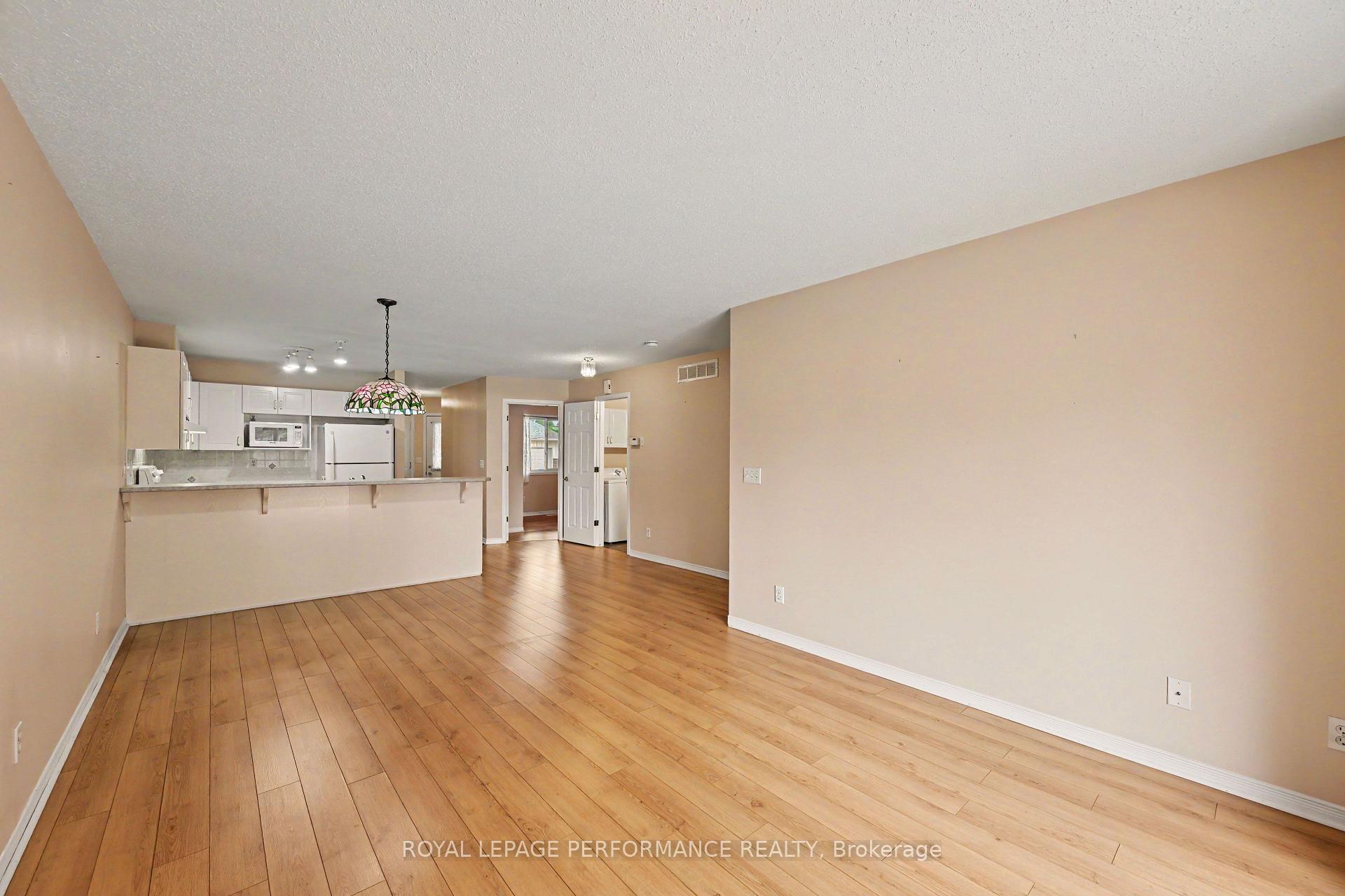 Photo 5 of 18 Daphne Crescent, Ottawa, Stittsville (South) — HOMEH