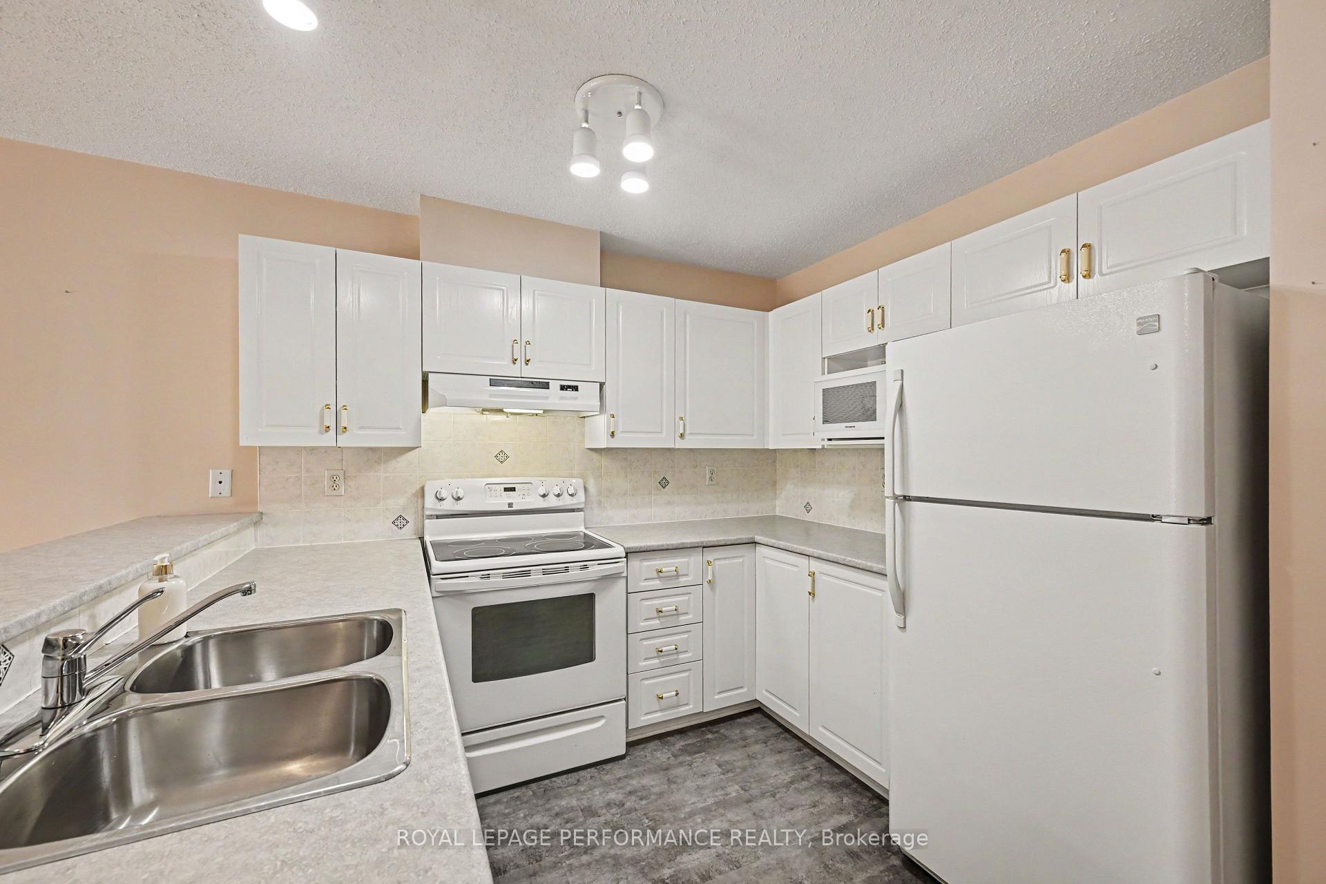 Photo 12 of 18 Daphne Crescent, Ottawa, Stittsville (South) — HOMEH