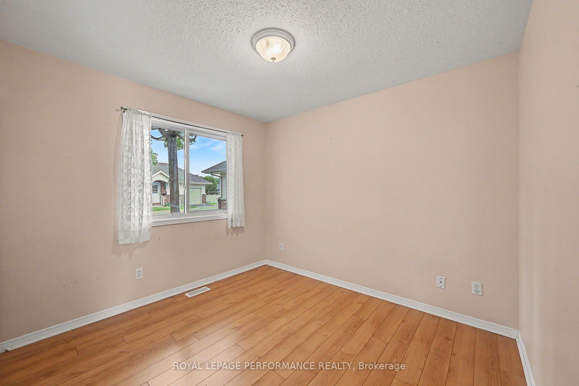 Photo 20 of 18 Daphne Crescent, Ottawa, Stittsville (South) — HOMEH
