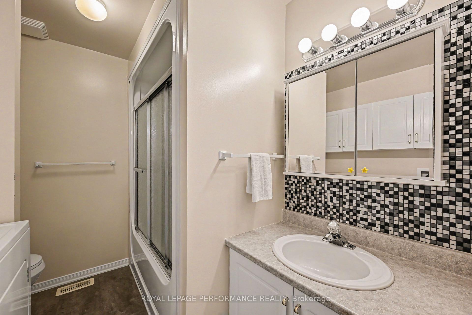 Photo 22 of 18 Daphne Crescent, Ottawa, Stittsville (South) — HOMEH