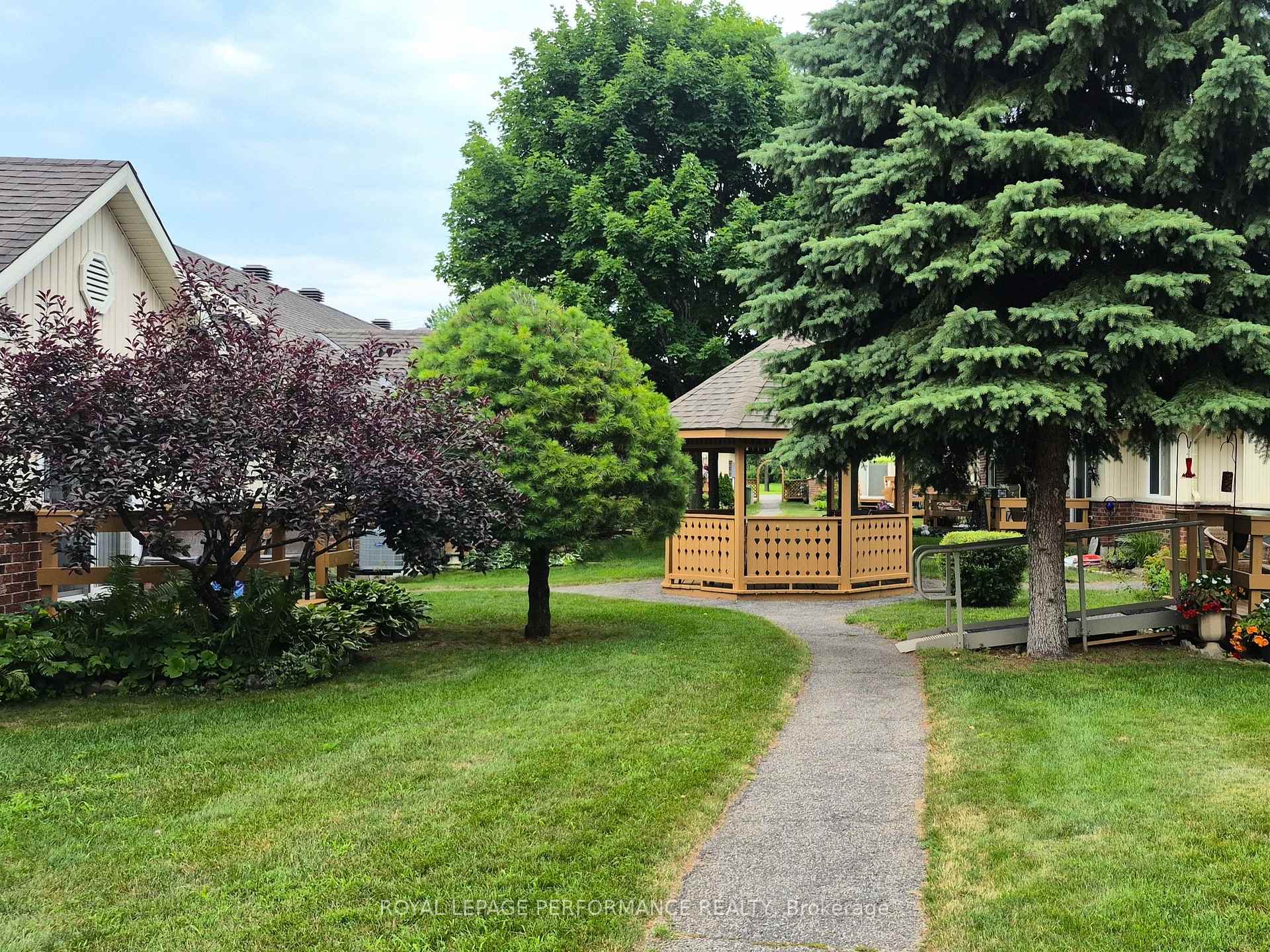 Photo 29 of 18 Daphne Crescent, Ottawa, Stittsville (South) — HOMEH