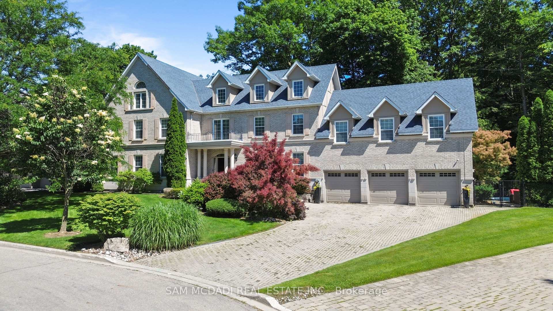 Front of 3248 Barchester Court