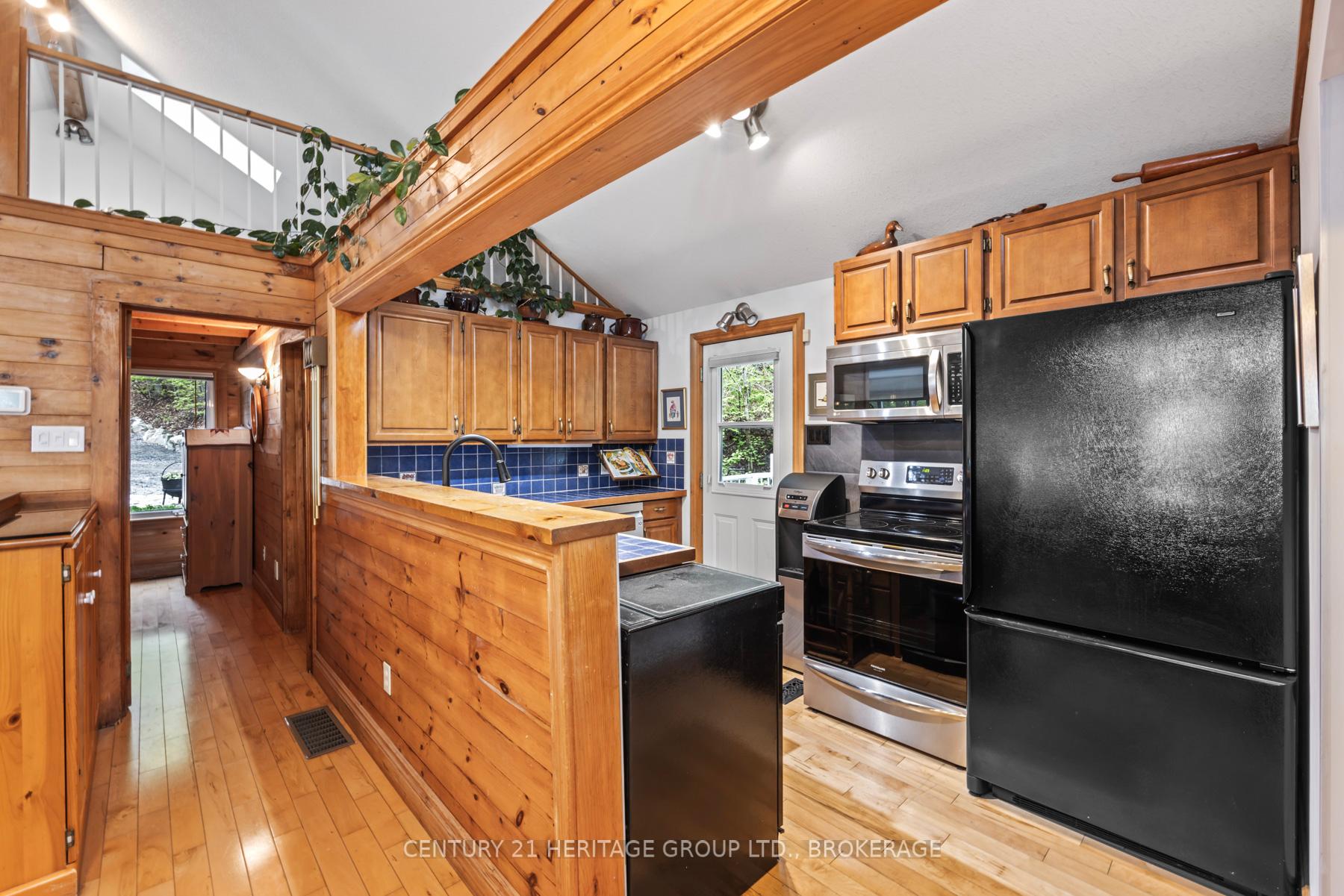 Photo 33 of 8126 Perth Road, South Frontenac, Frontenac South — HOMEH