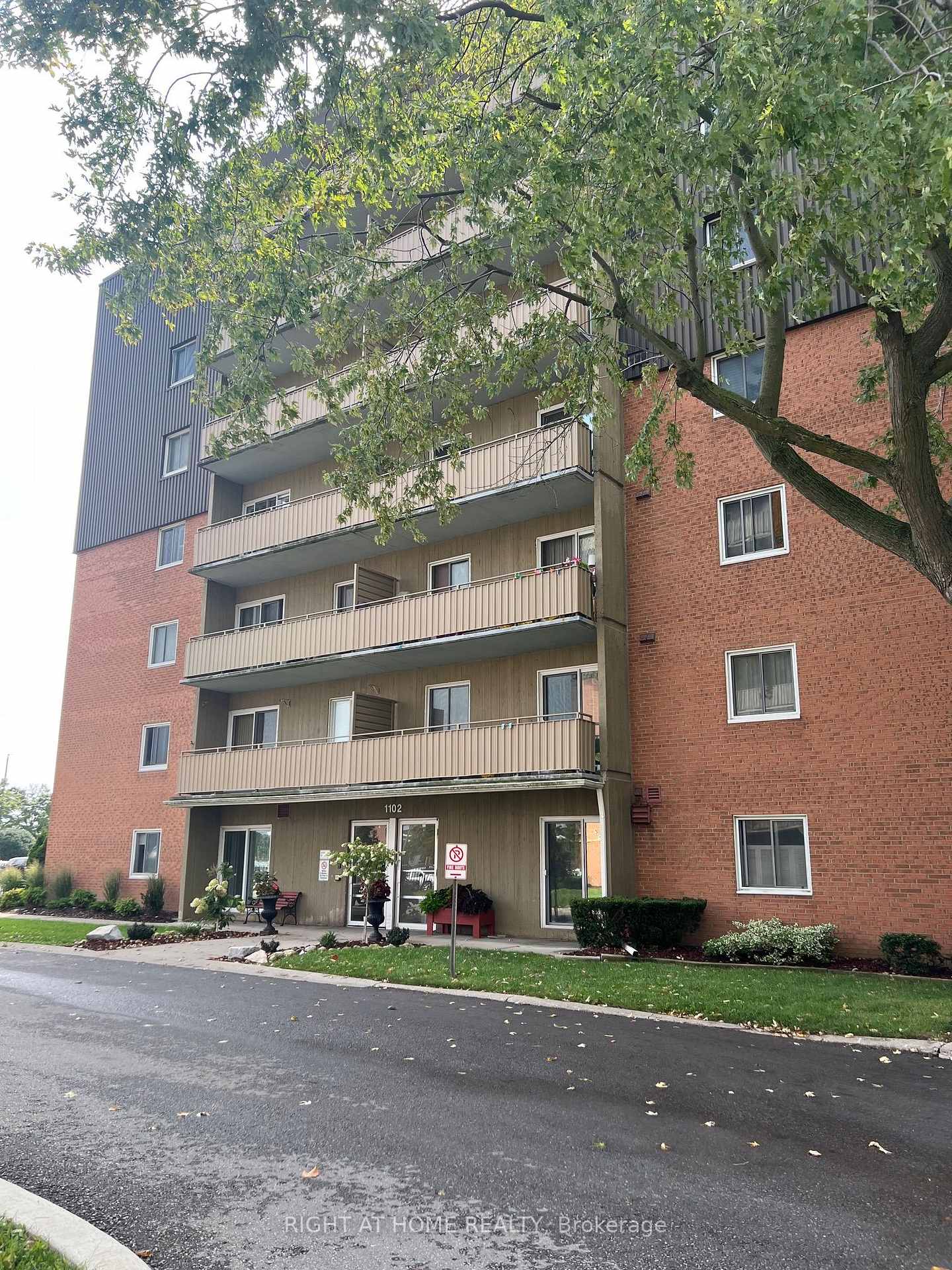 Photo 1 of Unit 708, 1102 Jalna Boulevard, London, South X — HOMEH