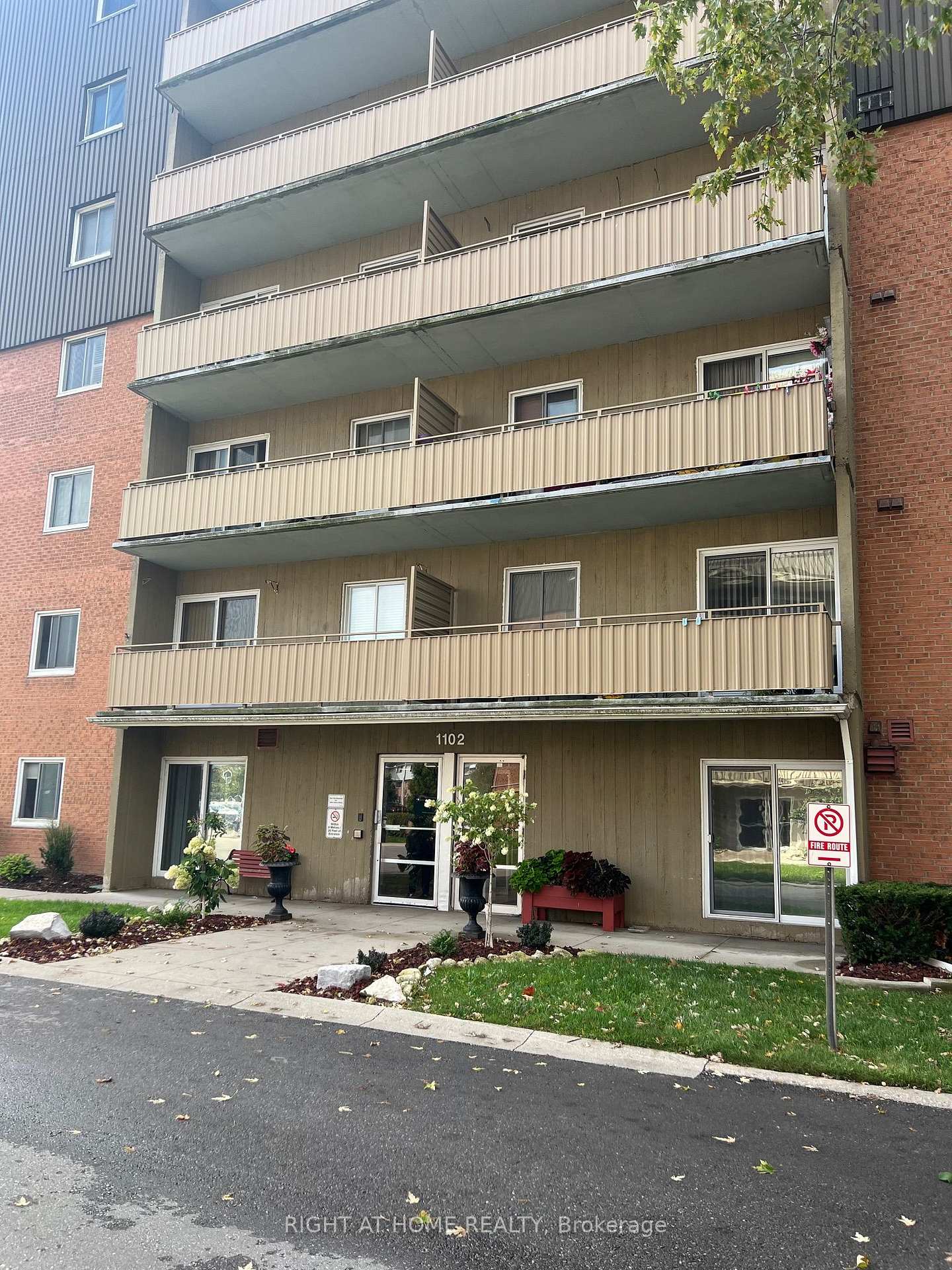 Photo 2 of Unit 708, 1102 Jalna Boulevard, London, South X — HOMEH