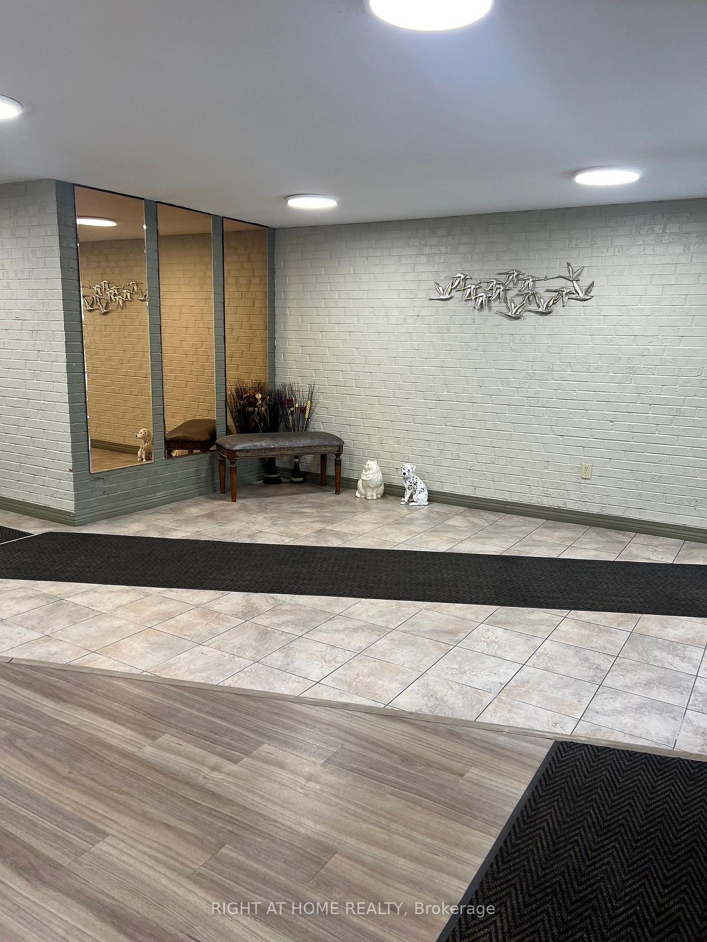 Photo 6 of Unit 708, 1102 Jalna Boulevard, London, South X — HOMEH