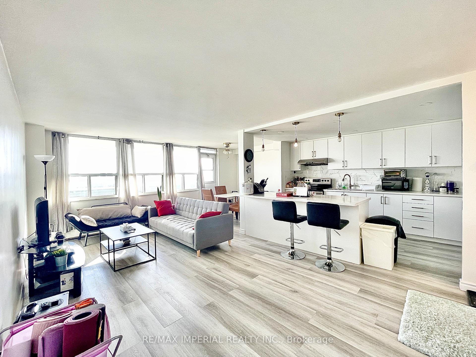 Photo of Unit 1807, 270 Palmdale Drive