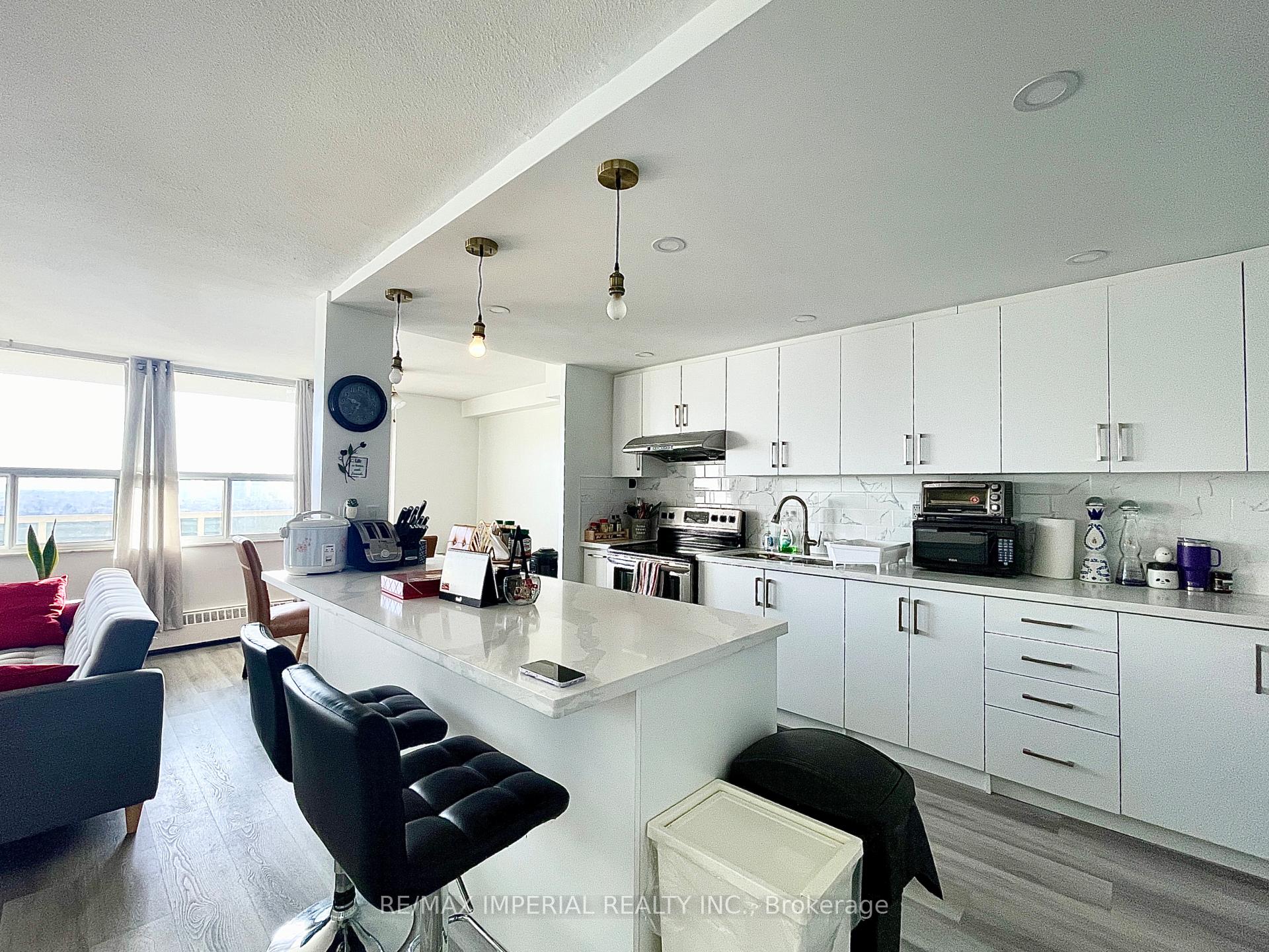 Photo 2 of Unit 1807, 270 Palmdale Drive, Scarborough, Tam O'Shanter-Sullivan — HOMEH
