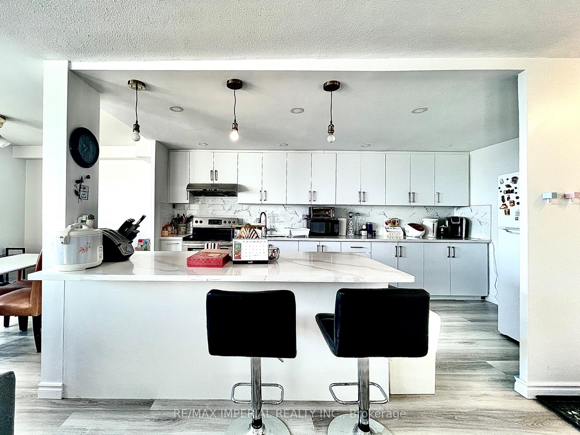 Photo 3 of Unit 1807, 270 Palmdale Drive, Scarborough, Tam O'Shanter-Sullivan — HOMEH