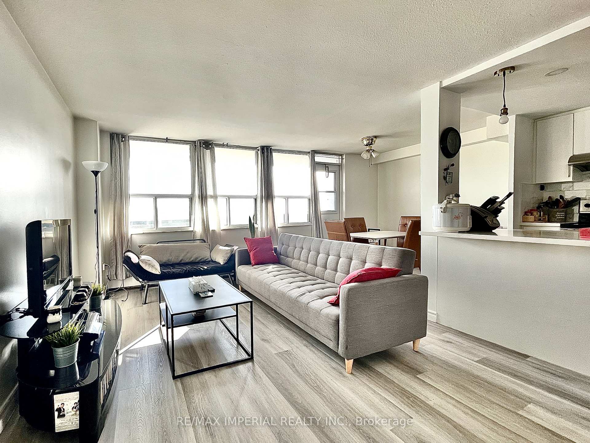 Photo 6 of Unit 1807, 270 Palmdale Drive, Scarborough, Tam O'Shanter-Sullivan — HOMEH