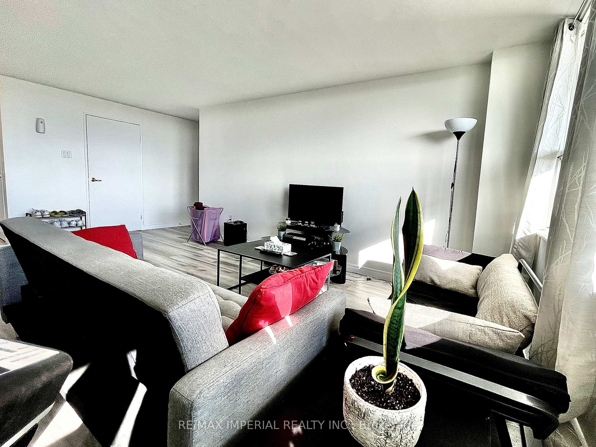 Photo 8 of Unit 1807, 270 Palmdale Drive, Scarborough, Tam O'Shanter-Sullivan — HOMEH