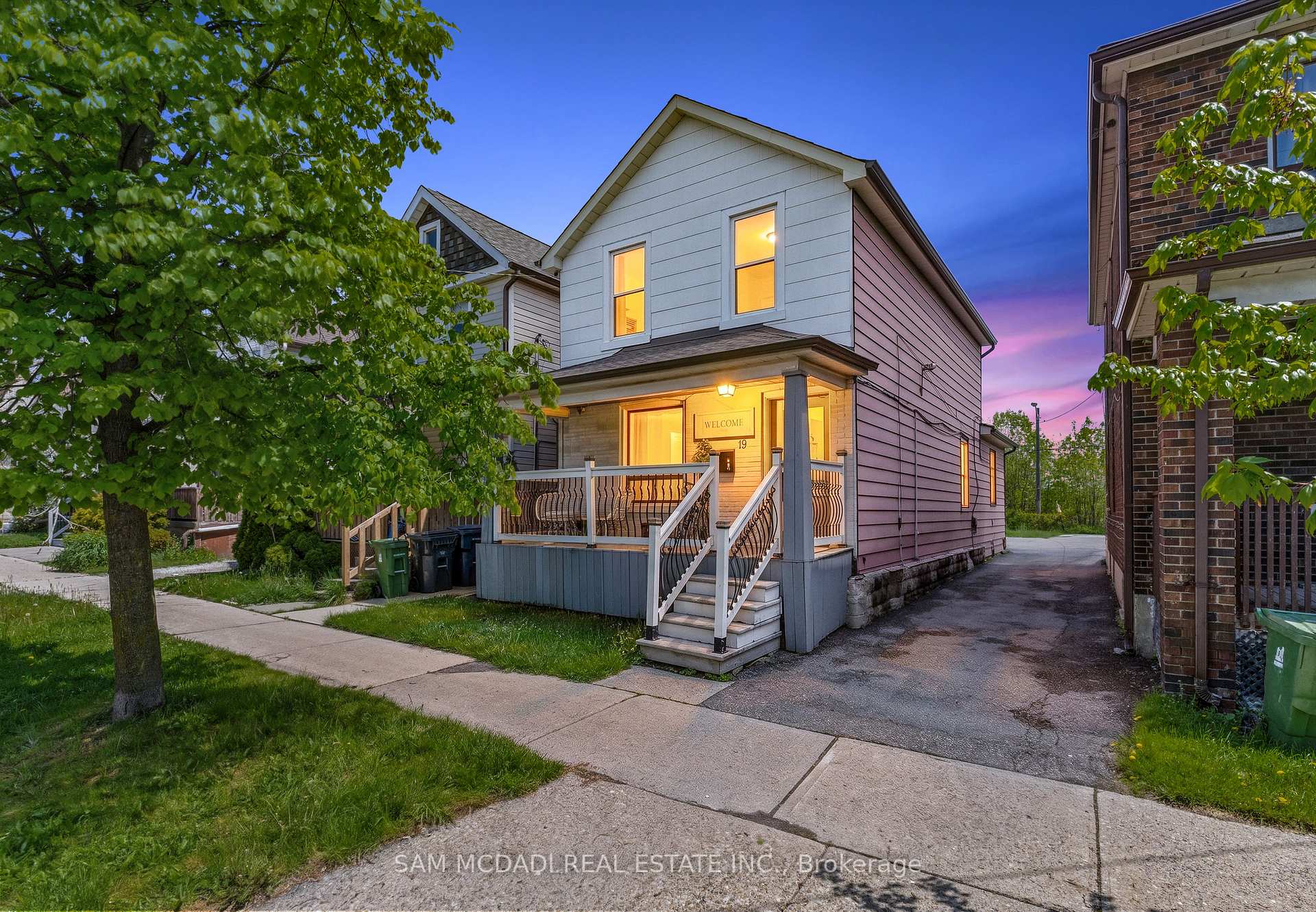 Photo 1 of 19 Toffee Court, Etobicoke, New Toronto — HOMEH