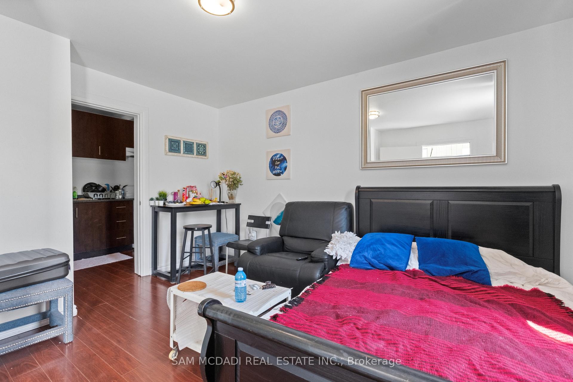 Photo 4 of 19 Toffee Court, Etobicoke, New Toronto — HOMEH