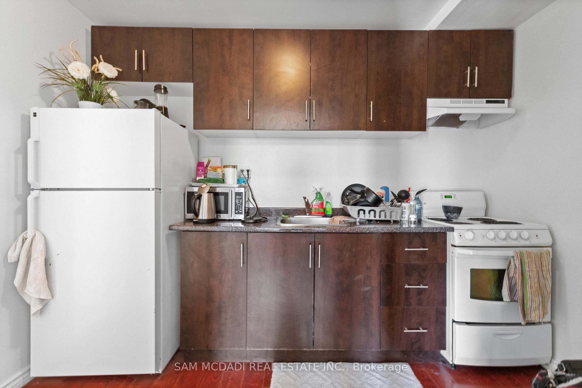 Photo 6 of 19 Toffee Court, Etobicoke, New Toronto — HOMEH