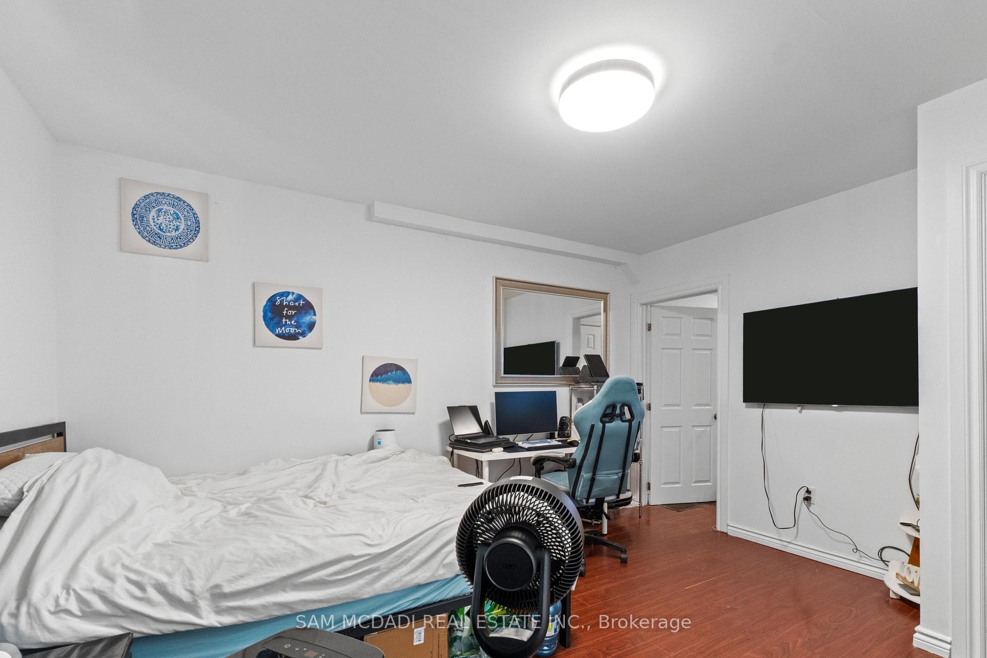 Photo 8 of 19 Toffee Court, Etobicoke, New Toronto — HOMEH