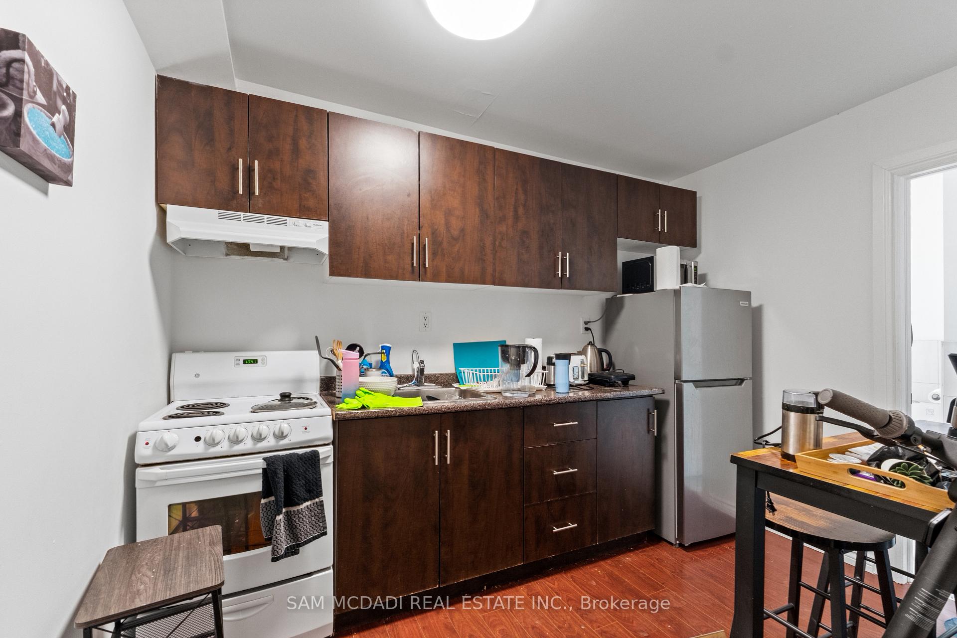Photo 9 of 19 Toffee Court, Etobicoke, New Toronto — HOMEH