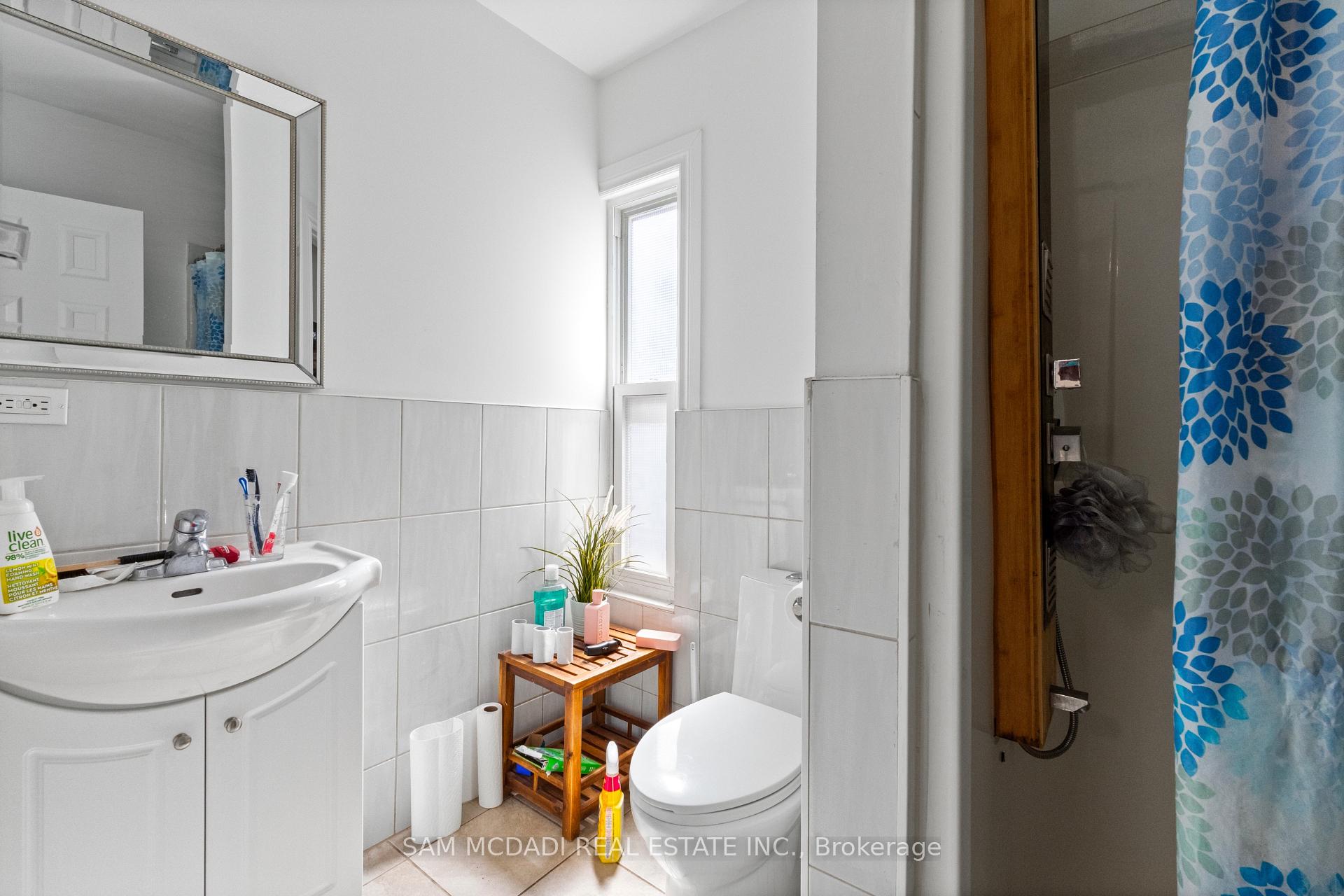 Photo 10 of 19 Toffee Court, Etobicoke, New Toronto — HOMEH