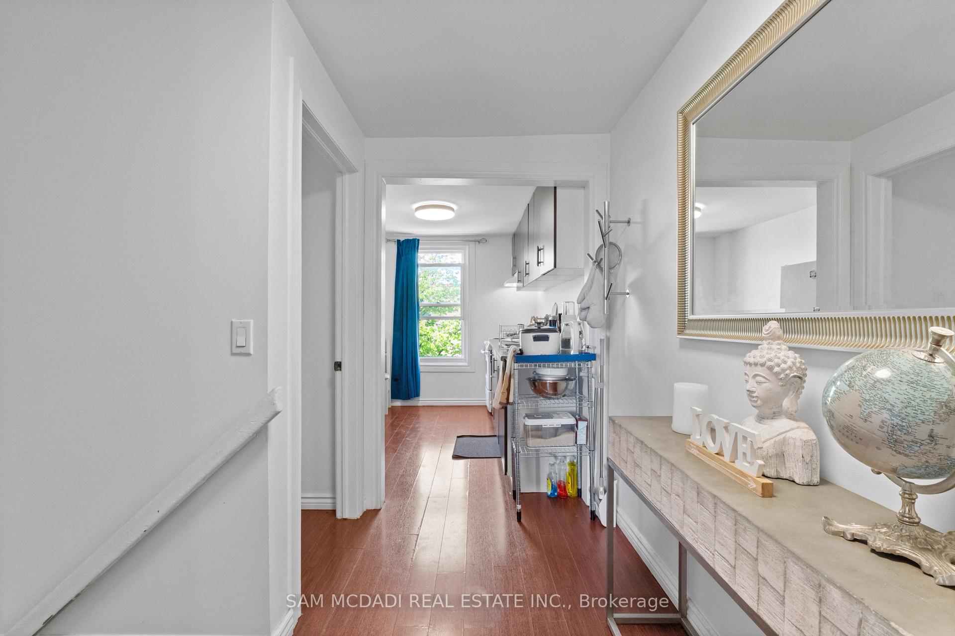 Photo 13 of 19 Toffee Court, Etobicoke, New Toronto — HOMEH