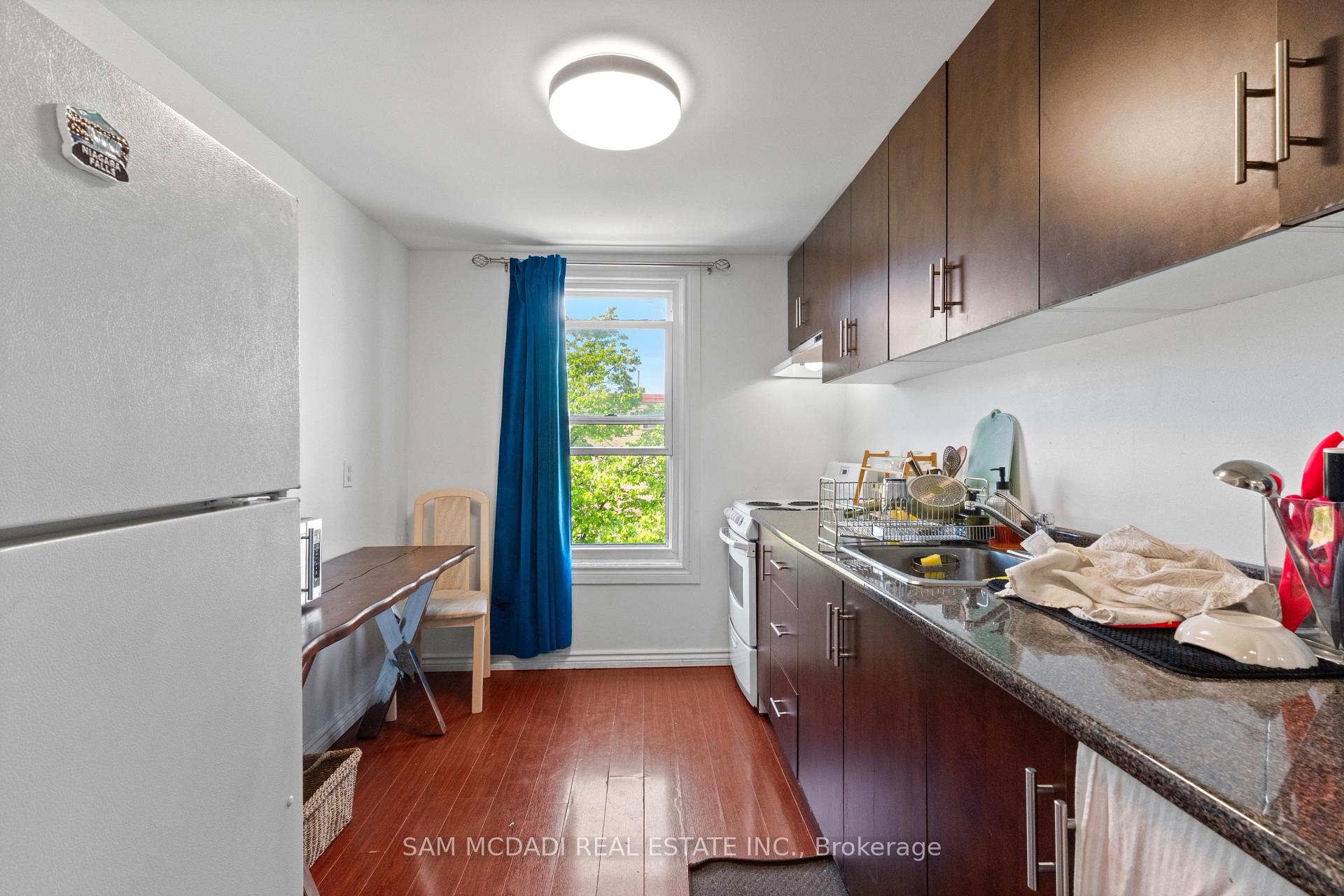 Photo 15 of 19 Toffee Court, Etobicoke, New Toronto — HOMEH