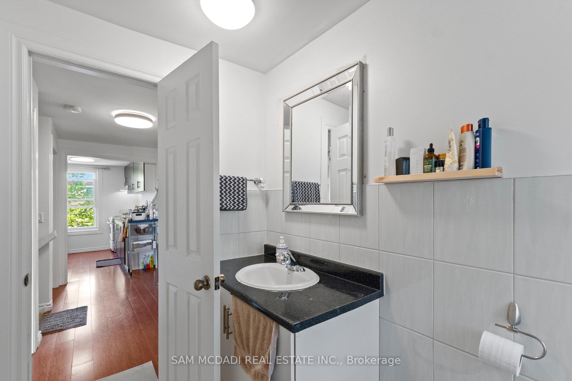 Photo 17 of 19 Toffee Court, Etobicoke, New Toronto — HOMEH