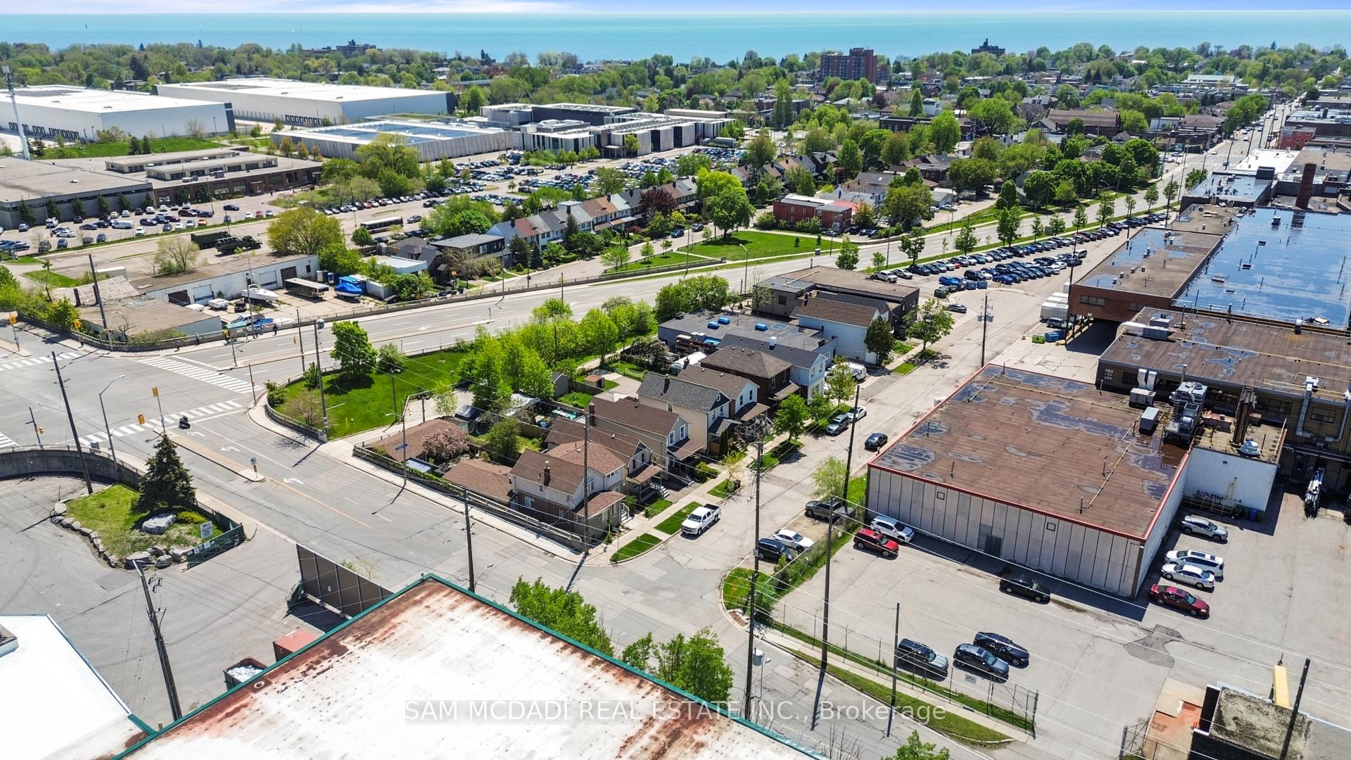 Photo 26 of 19 Toffee Court, Etobicoke, New Toronto — HOMEH