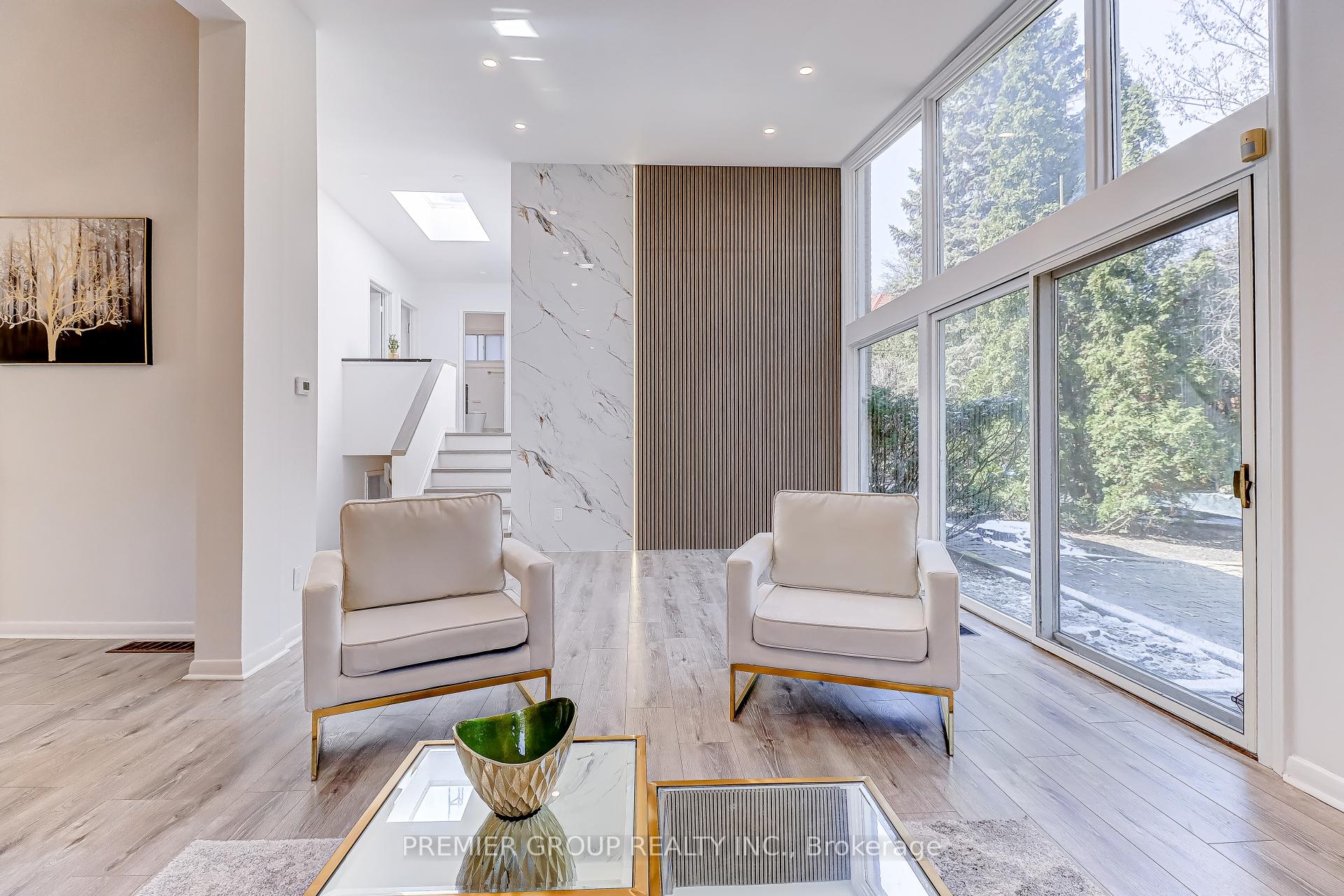 Photo 10 of 83 Larkfield Drive, North York, Banbury-Don Mills — HOMEH