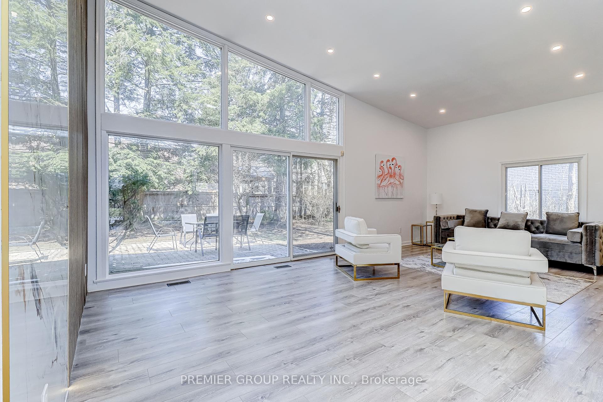 Photo 14 of 83 Larkfield Drive, North York, Banbury-Don Mills — HOMEH