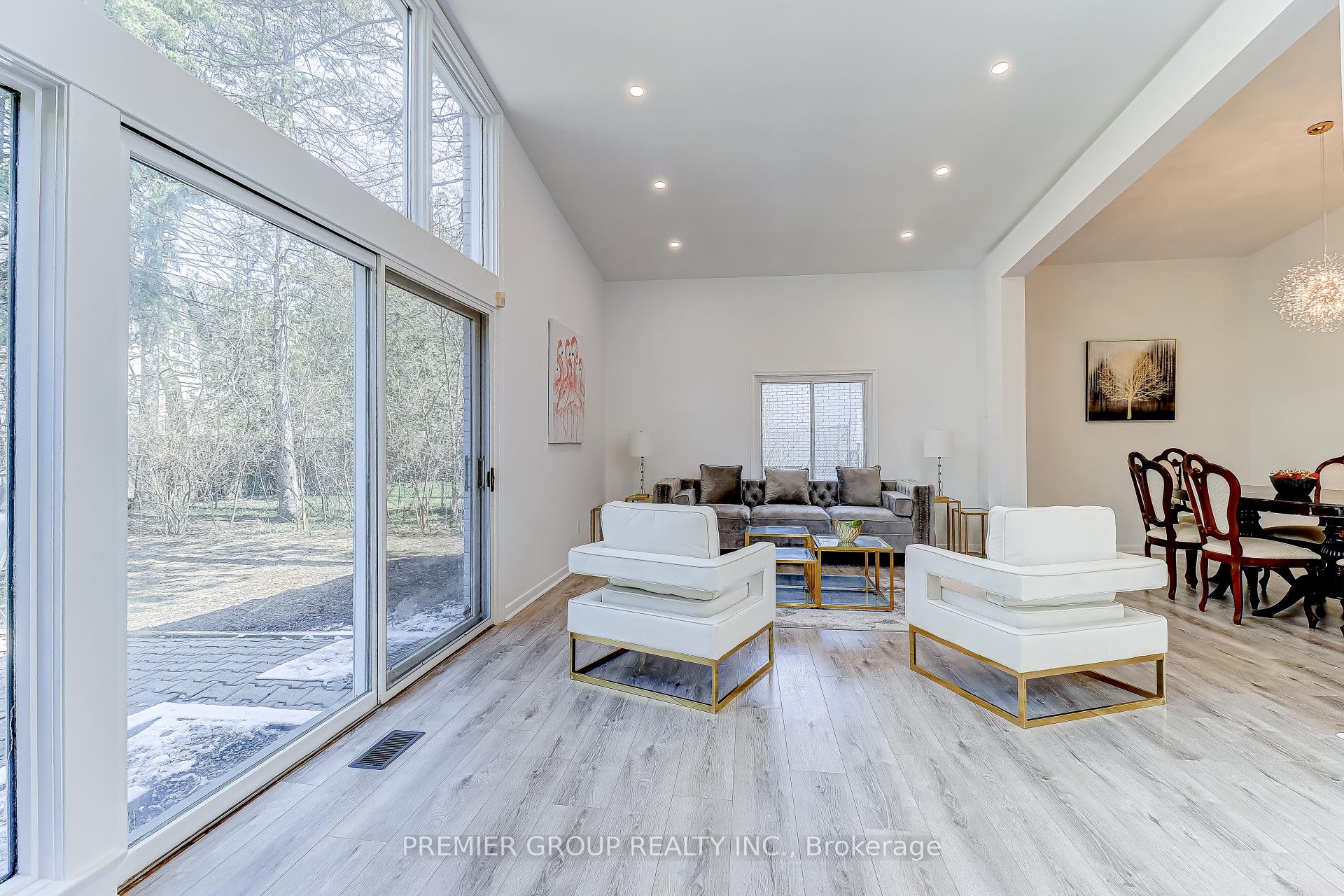 Photo 15 of 83 Larkfield Drive, North York, Banbury-Don Mills — HOMEH