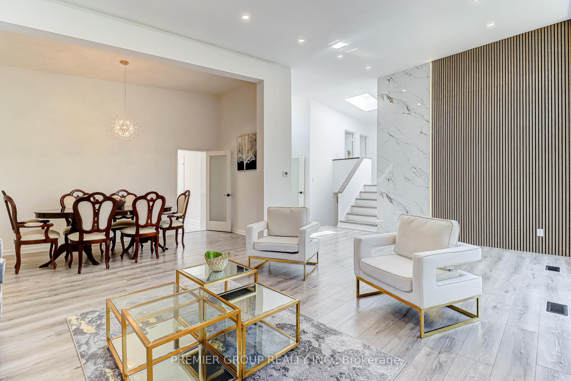 Photo 19 of 83 Larkfield Drive, North York, Banbury-Don Mills — HOMEH