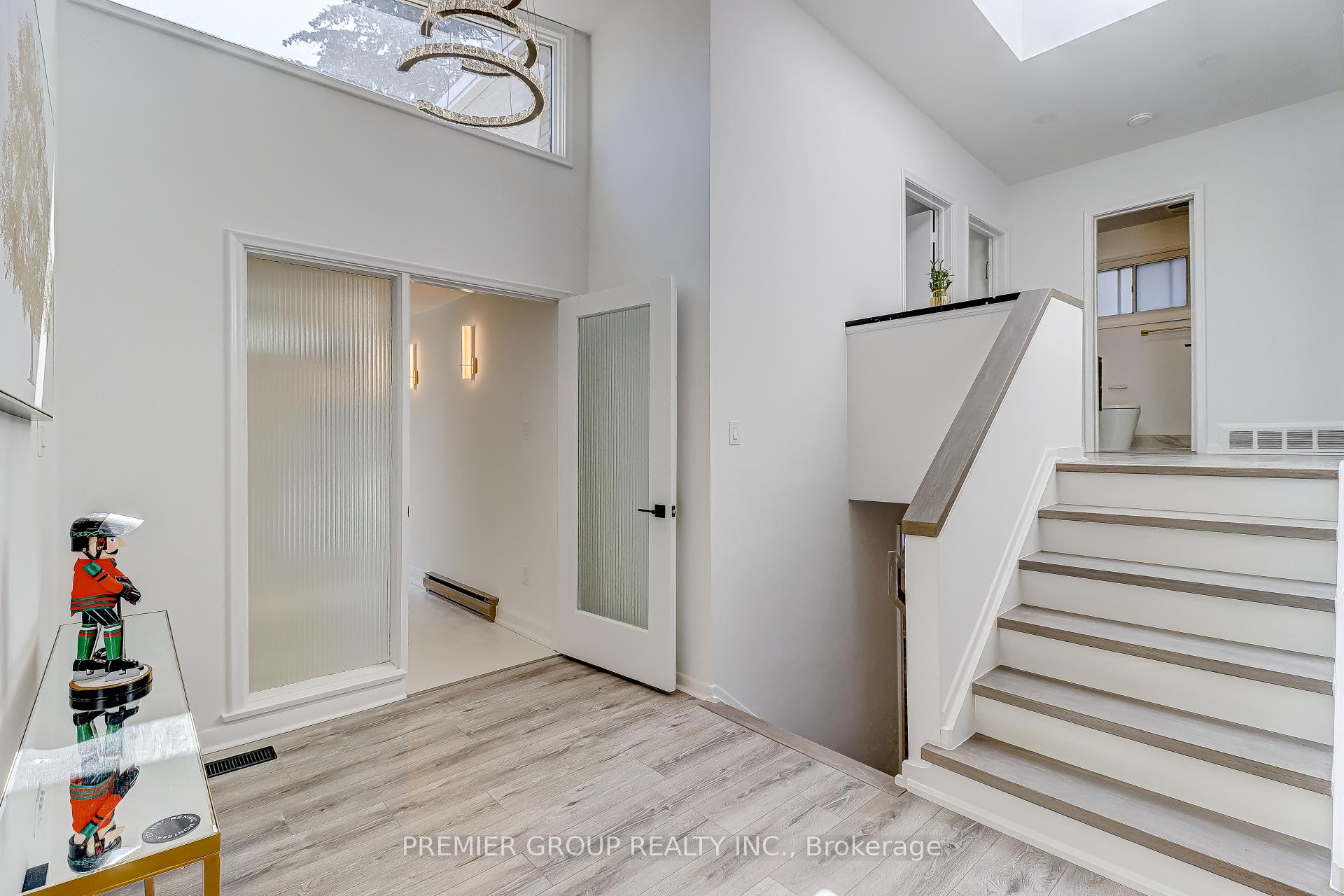 Photo 20 of 83 Larkfield Drive, North York, Banbury-Don Mills — HOMEH