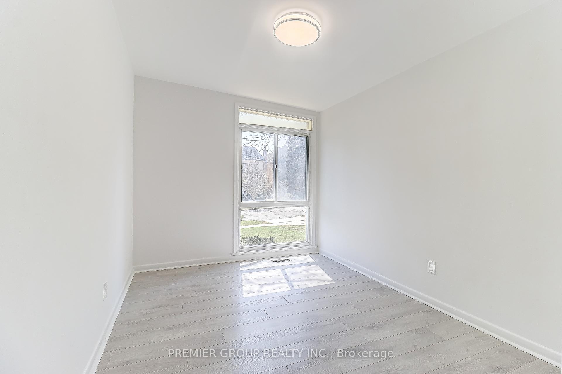 Photo 28 of 83 Larkfield Drive, North York, Banbury-Don Mills — HOMEH