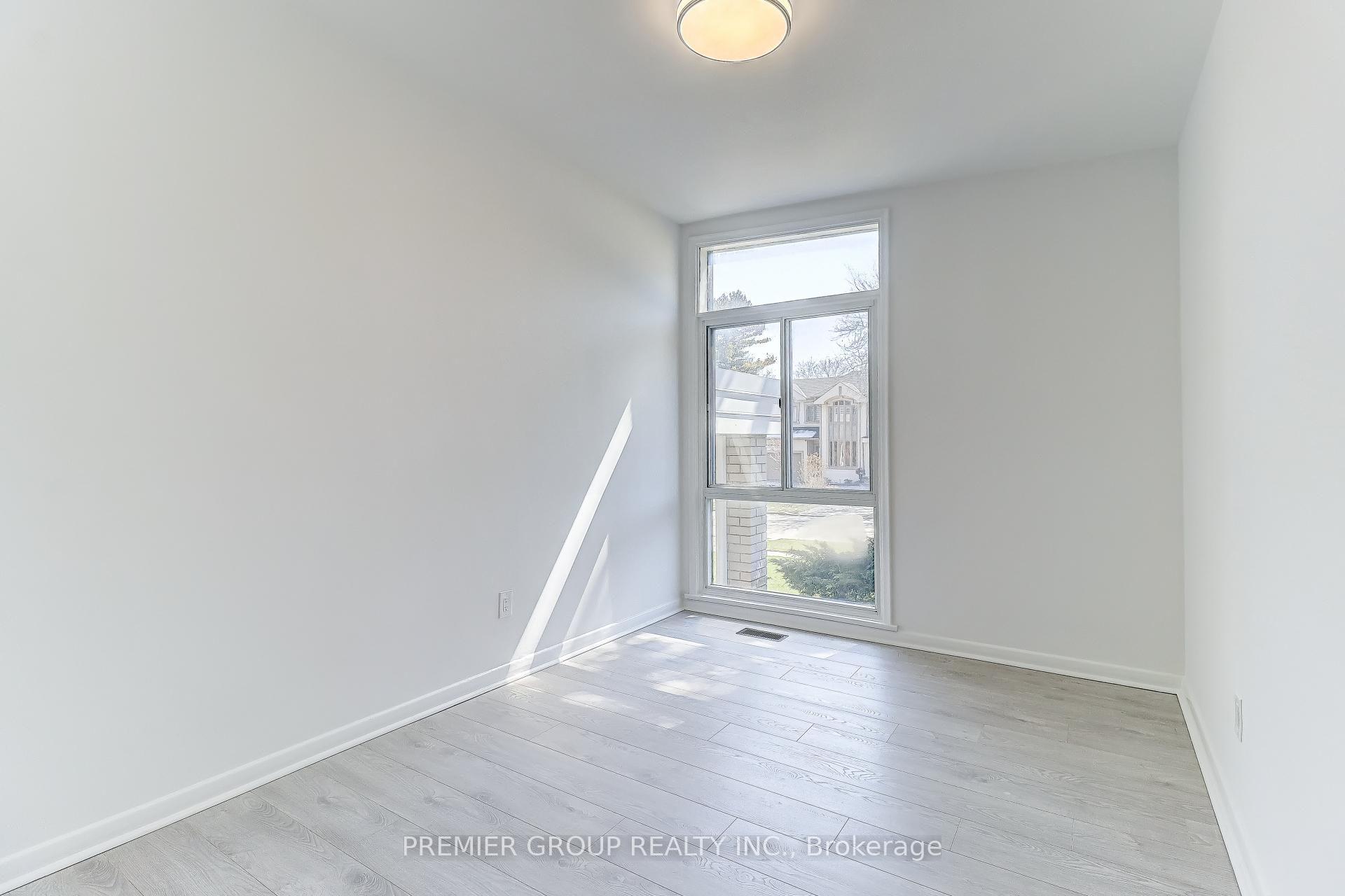 Photo 29 of 83 Larkfield Drive, North York, Banbury-Don Mills — HOMEH