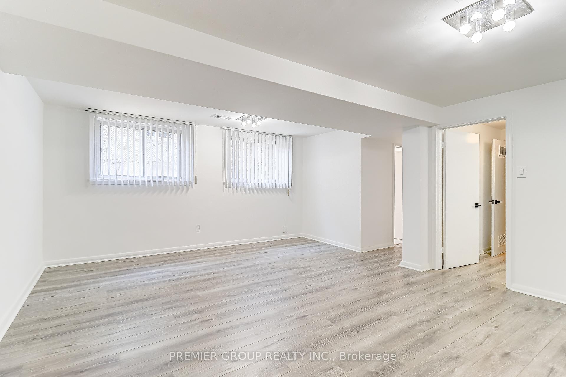 Photo 31 of 83 Larkfield Drive, North York, Banbury-Don Mills — HOMEH
