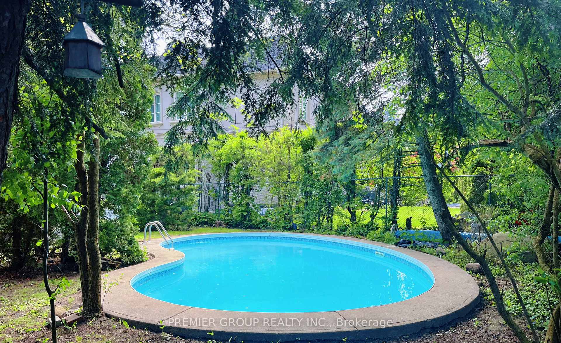 Photo 38 of 83 Larkfield Drive, North York, Banbury-Don Mills — HOMEH