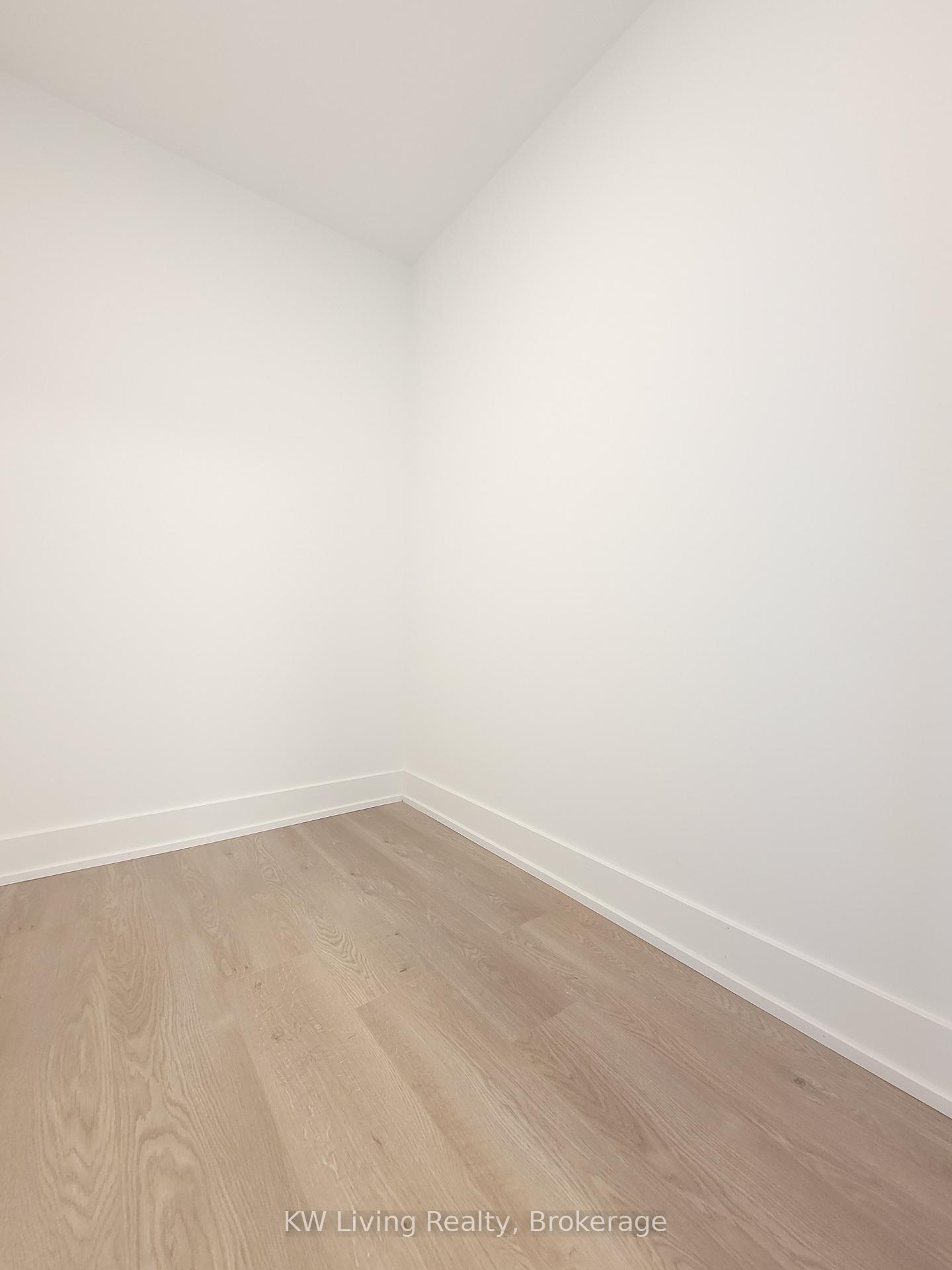 Photo 8 of Unit 1802, 8 Cedarland Drive, Markham, Unionville — HOMEH