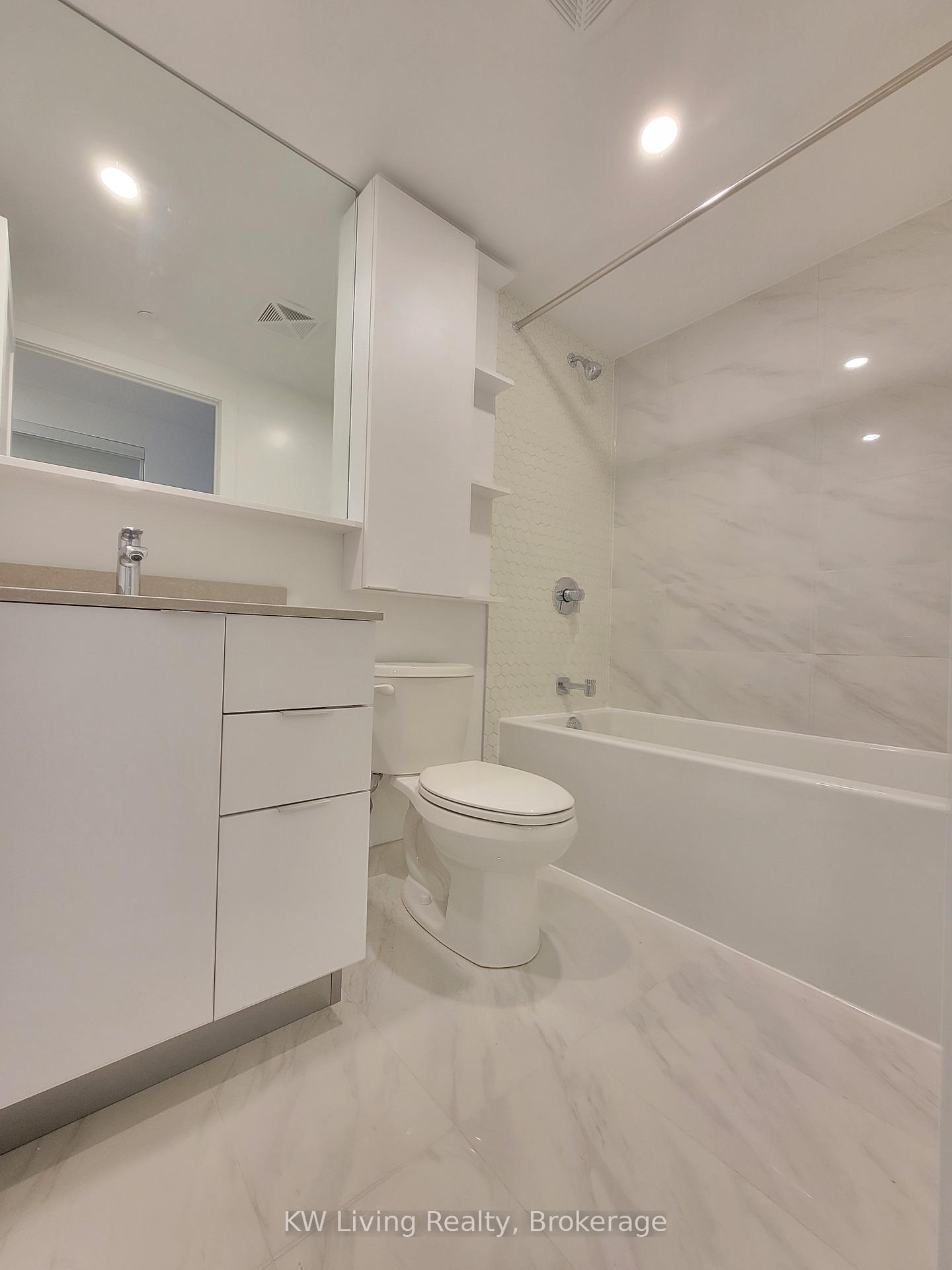 Photo 11 of Unit 1802, 8 Cedarland Drive, Markham, Unionville — HOMEH