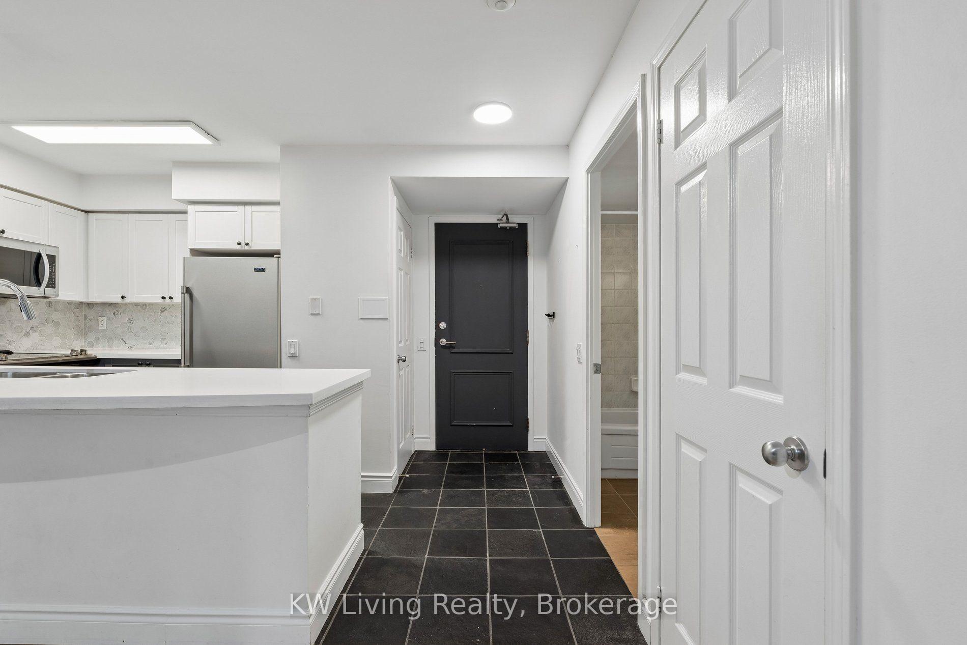 Photo 2 of Unit 707, 388 Bloor Street E, Toronto, Rosedale-Moore Park — HOMEH